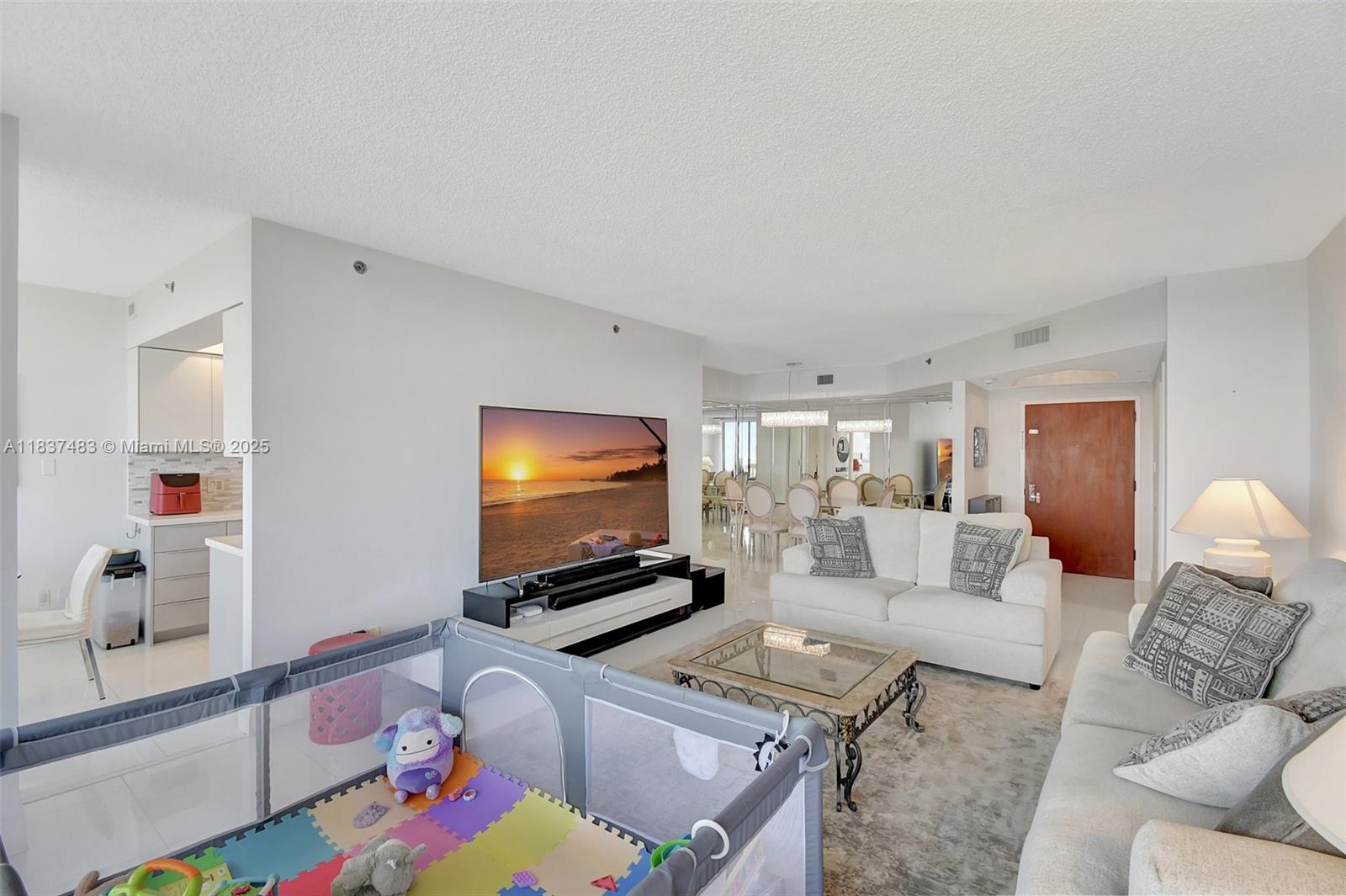 2000 ISL BLVD WILLIAMS IS - Residential Lease