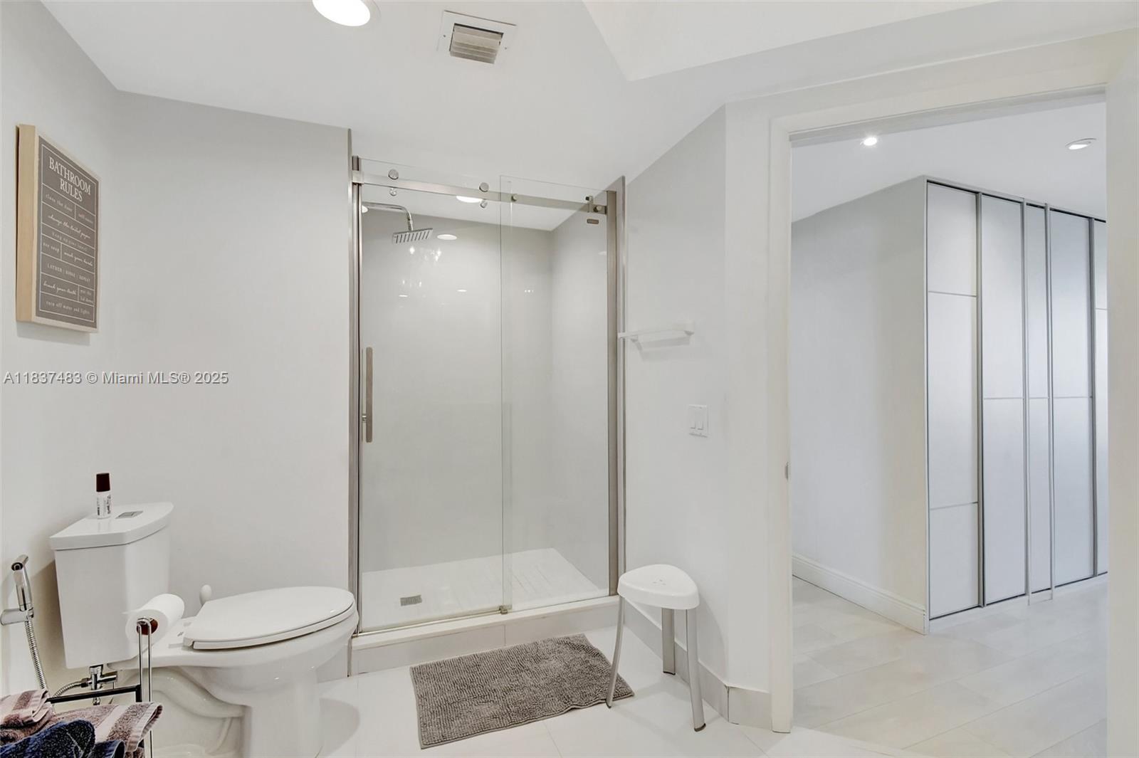 2000 ISL BLVD WILLIAMS IS - Residential Lease