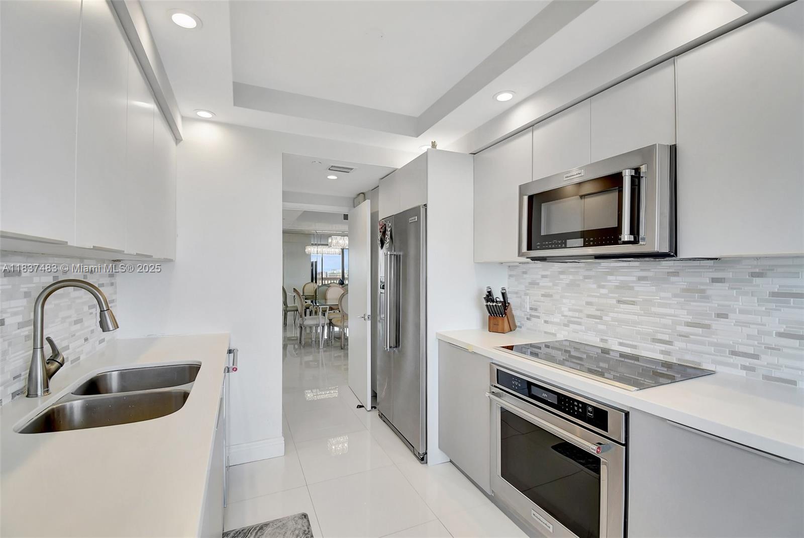 2000 ISL BLVD WILLIAMS IS - Residential Lease