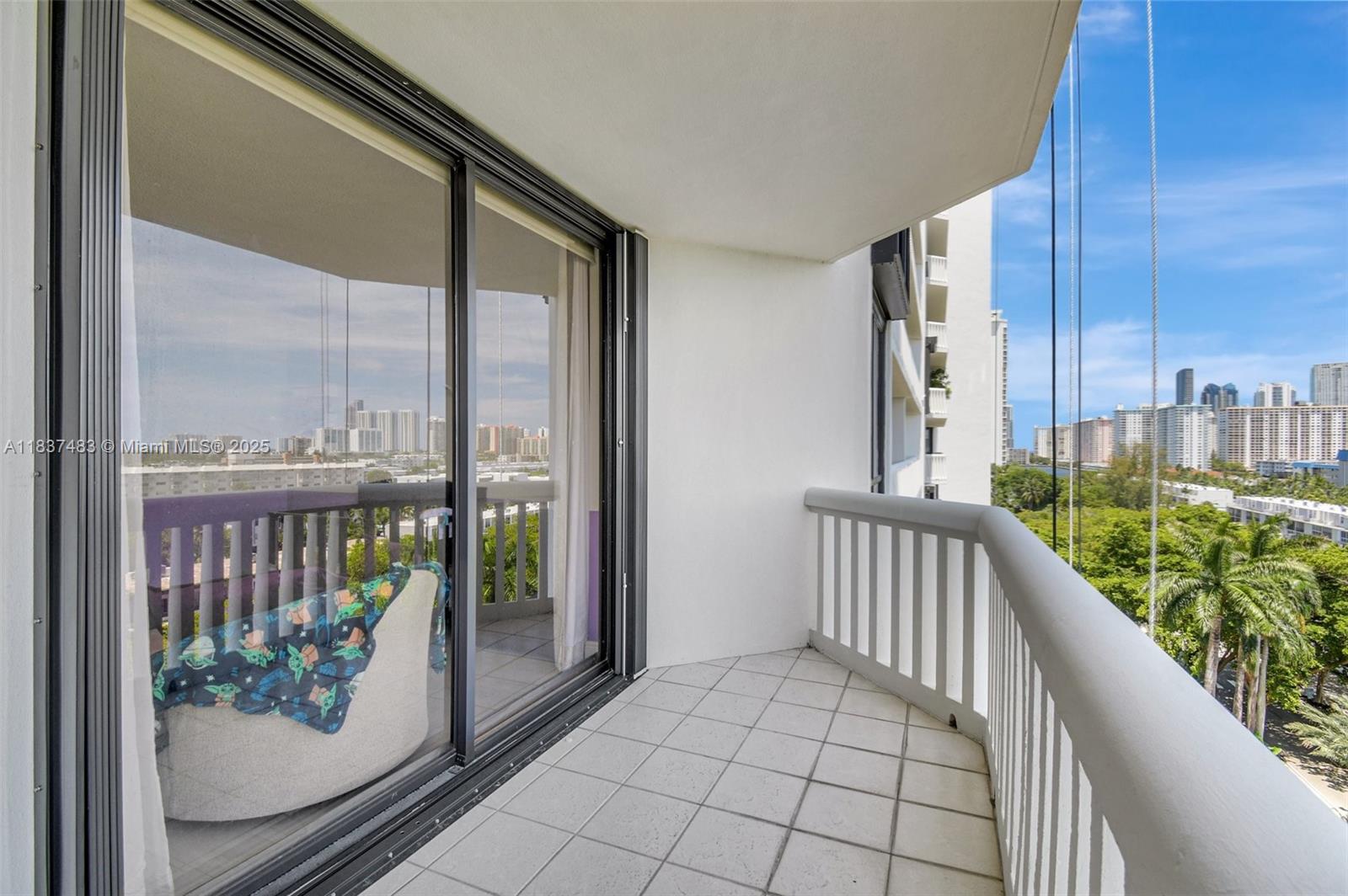 2000 ISL BLVD WILLIAMS IS - Residential Lease