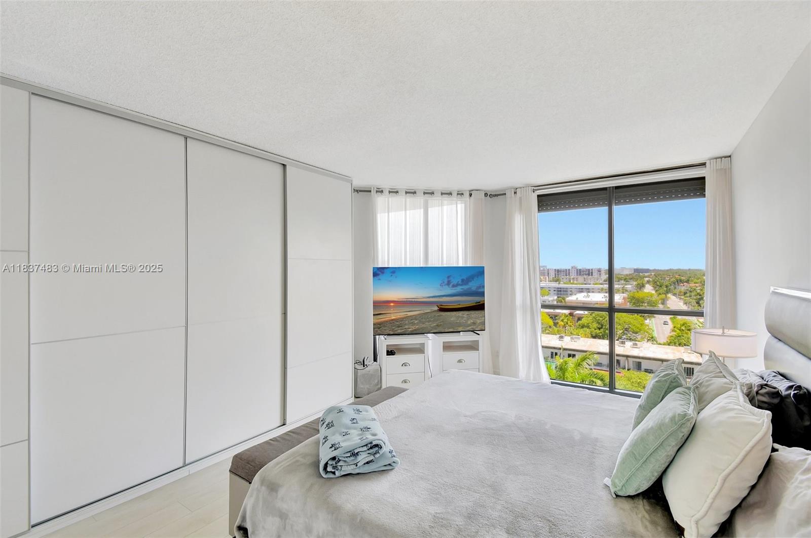 2000 ISL BLVD WILLIAMS IS - Residential Lease