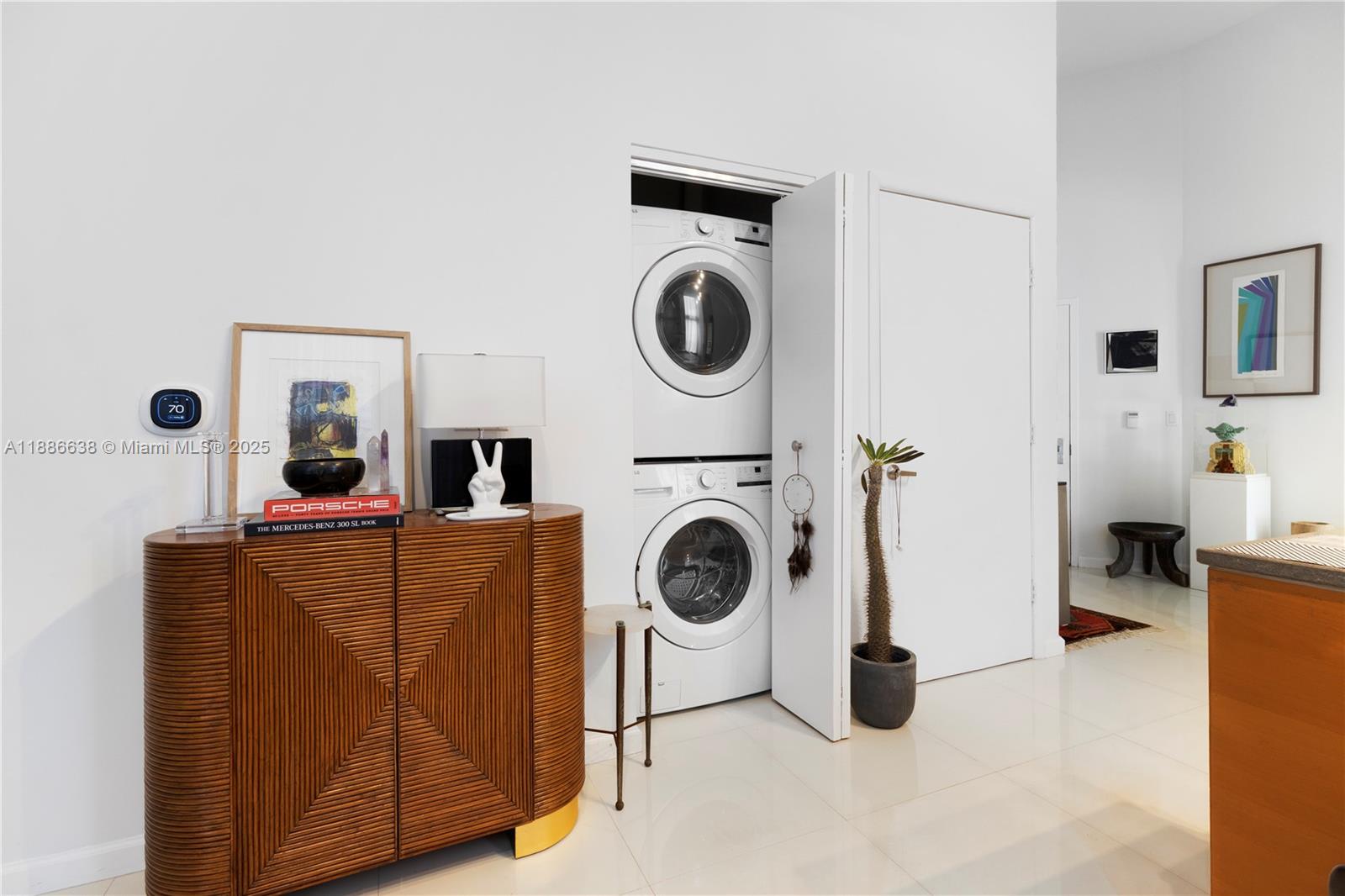 ICON BRICKELL NO TWO - Residential