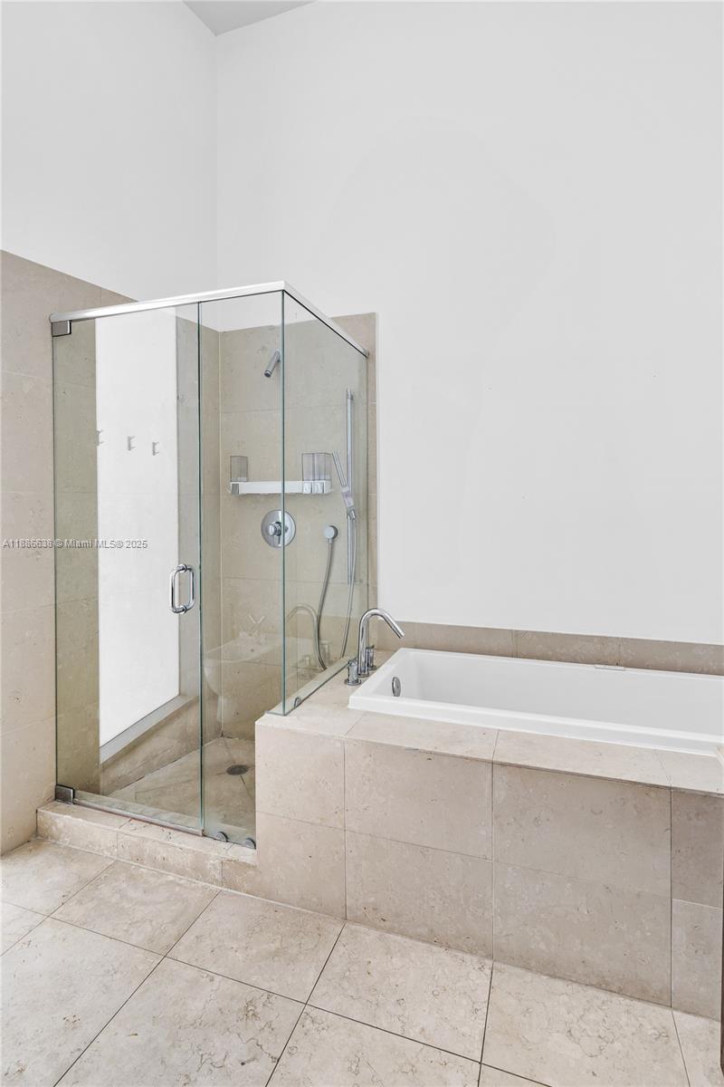 ICON BRICKELL NO TWO - Residential