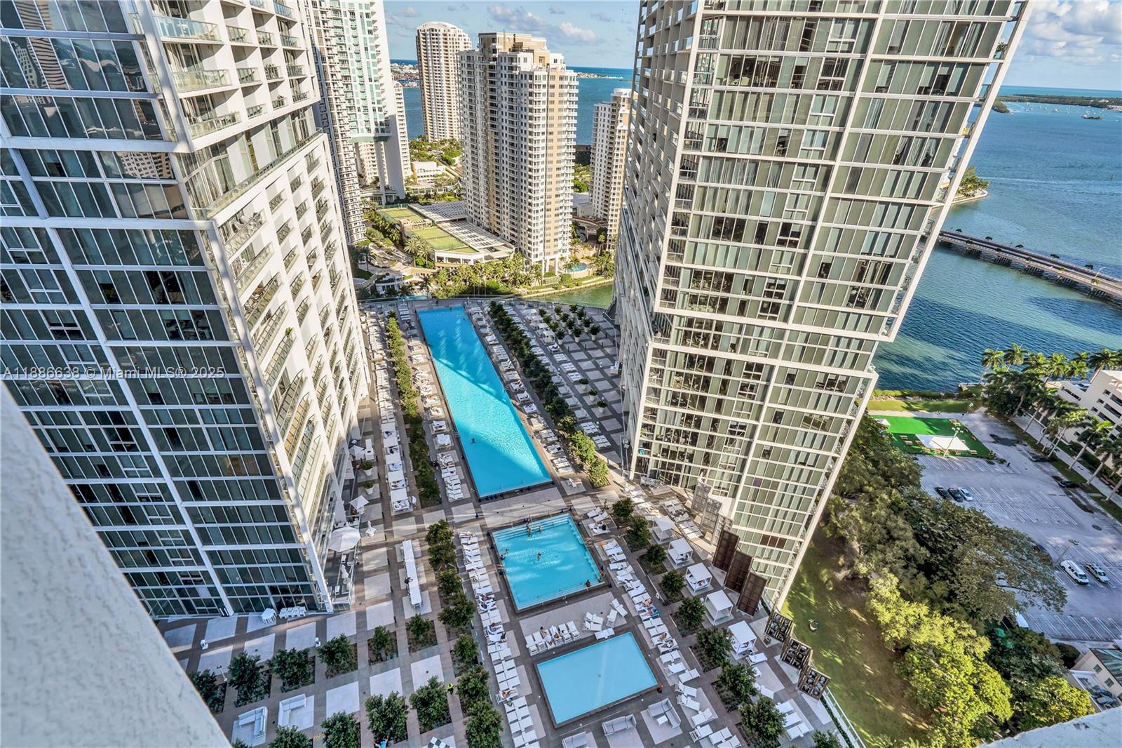 ICON BRICKELL NO TWO - Residential