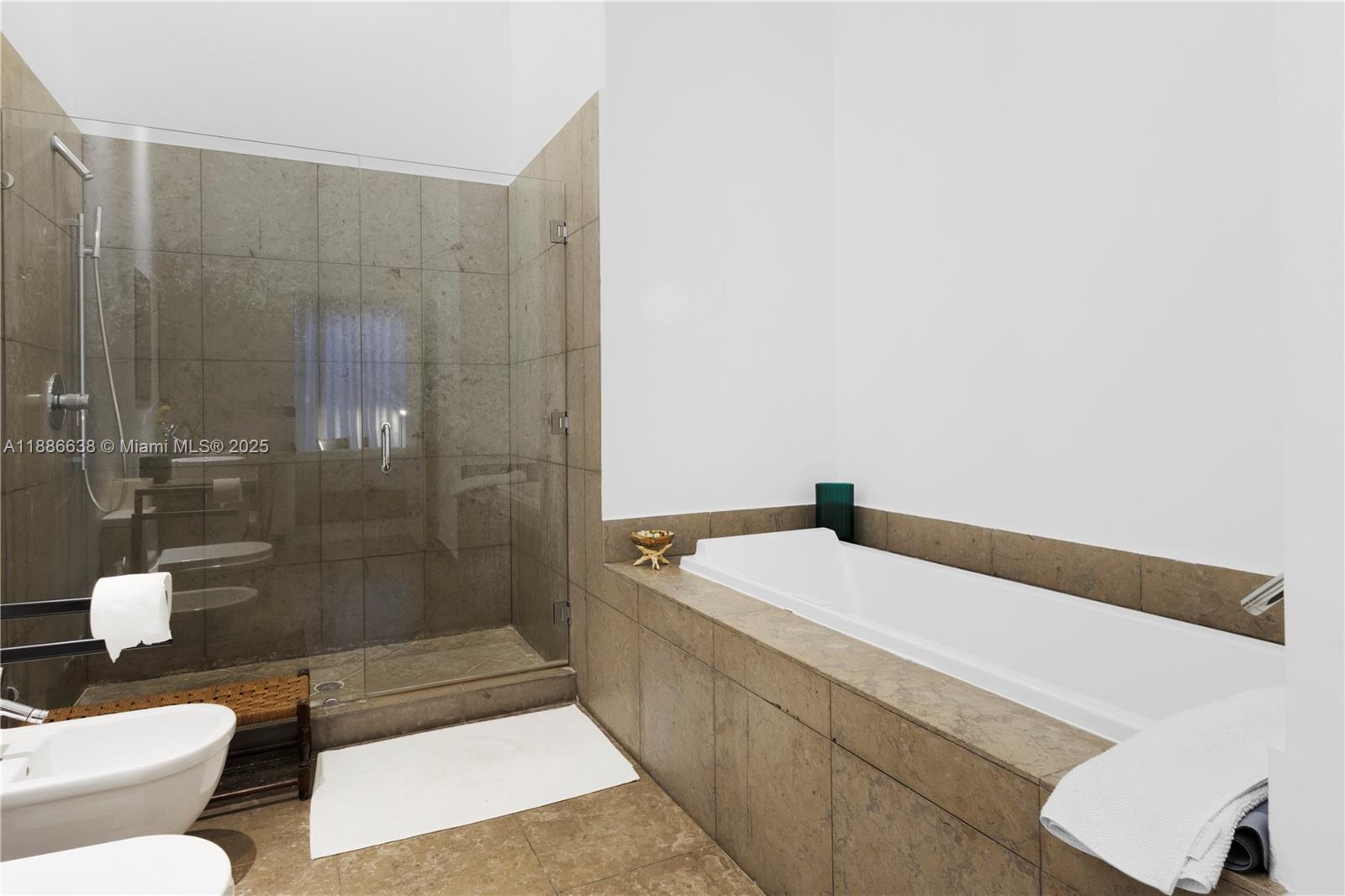 ICON BRICKELL NO TWO - Residential