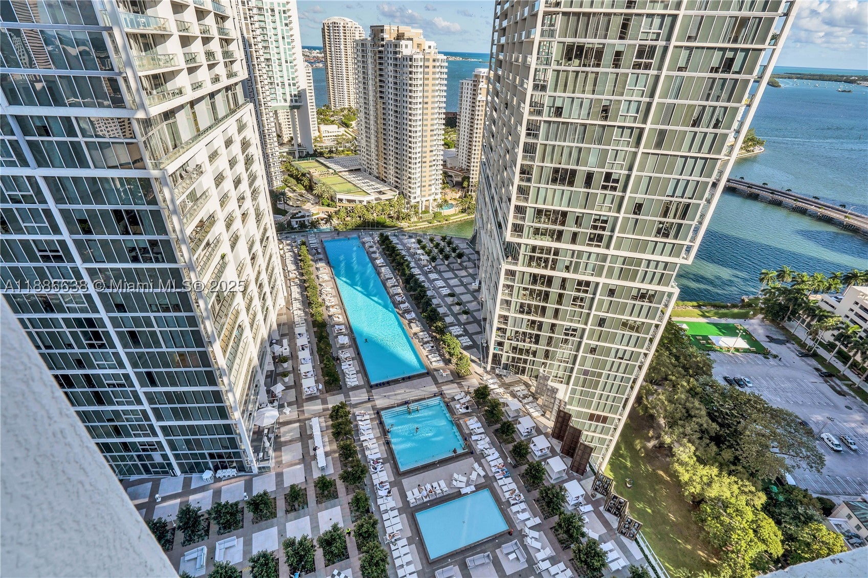 495 Brickell Ave 1510