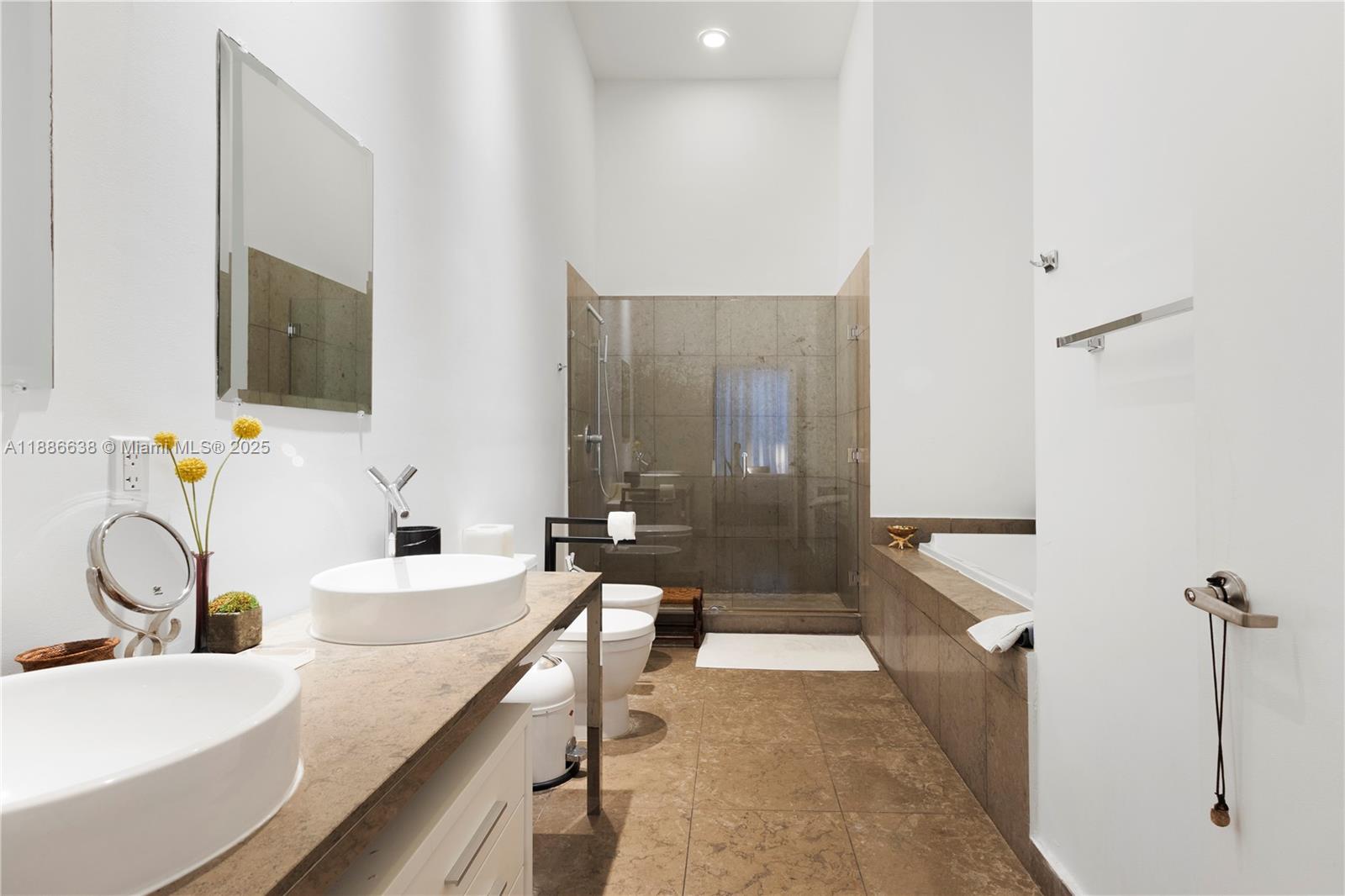 ICON BRICKELL NO TWO - Residential