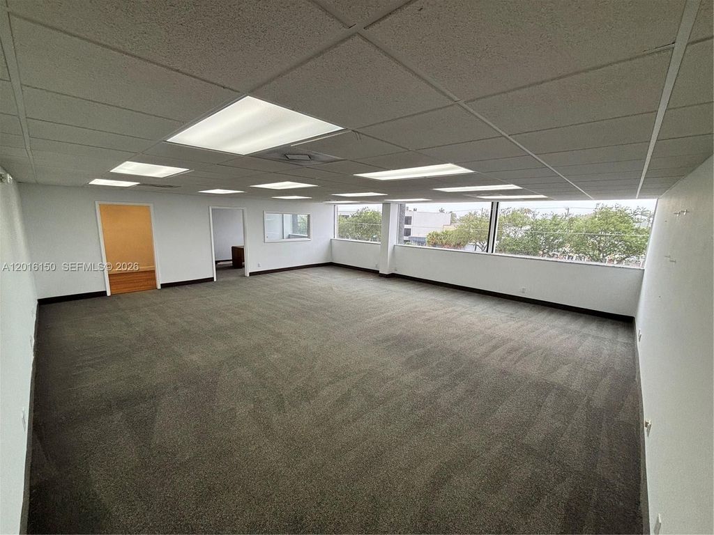 Photo of 2727 E Oakland Park Blvd #305, Fort Lauderdale, FL 33306 (MLS # A12016150)