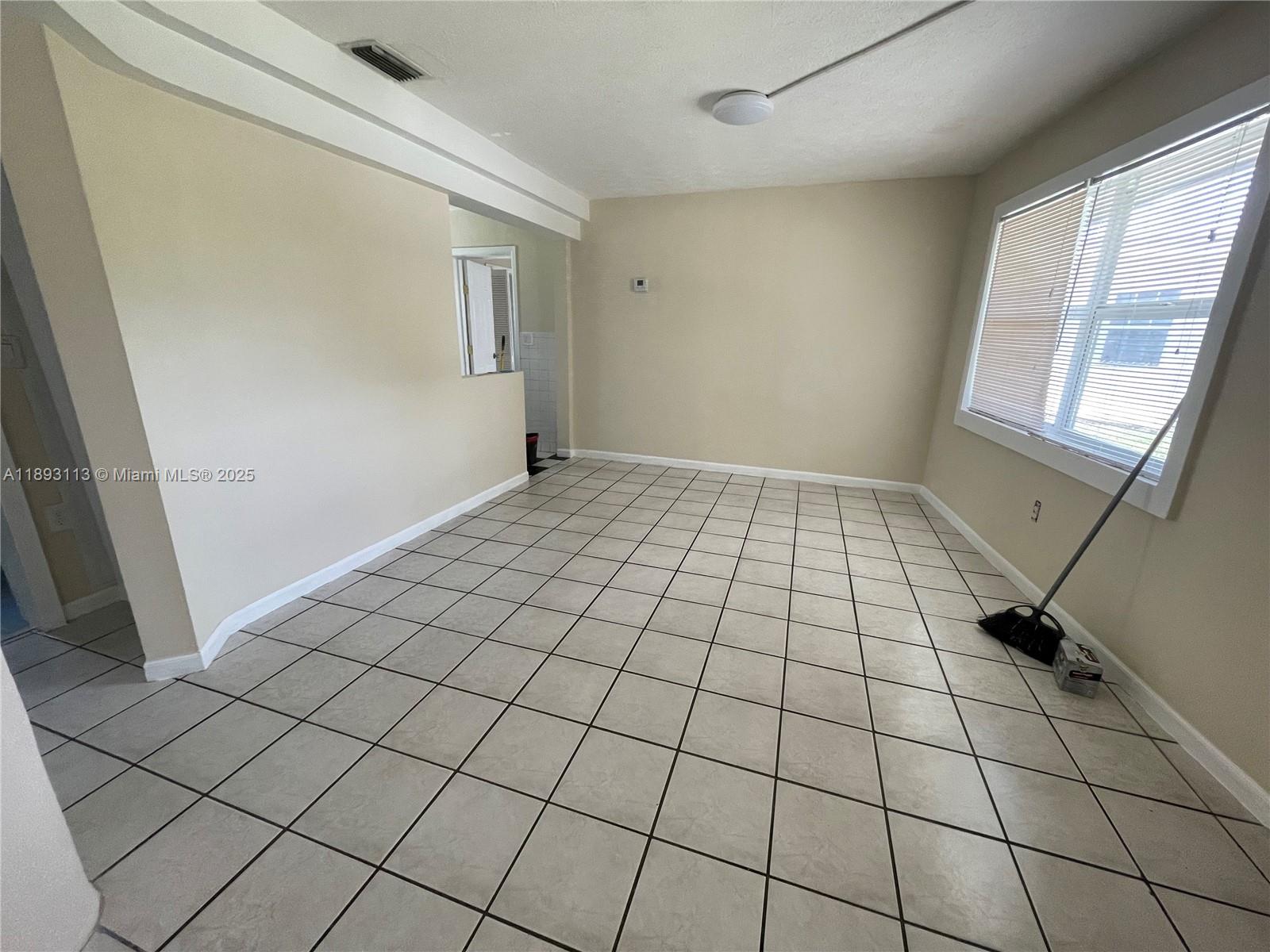 CRESTHAVEN NO 2 - Residential Lease
