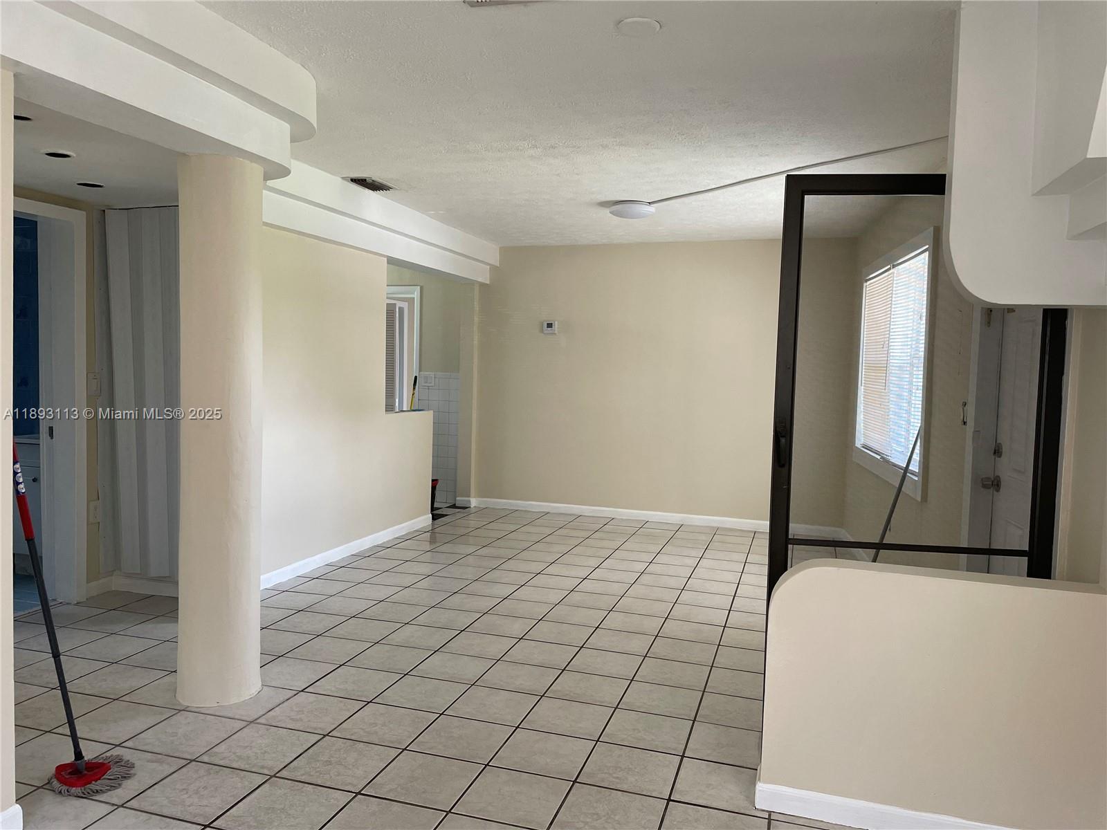 CRESTHAVEN NO 2 - Residential Lease