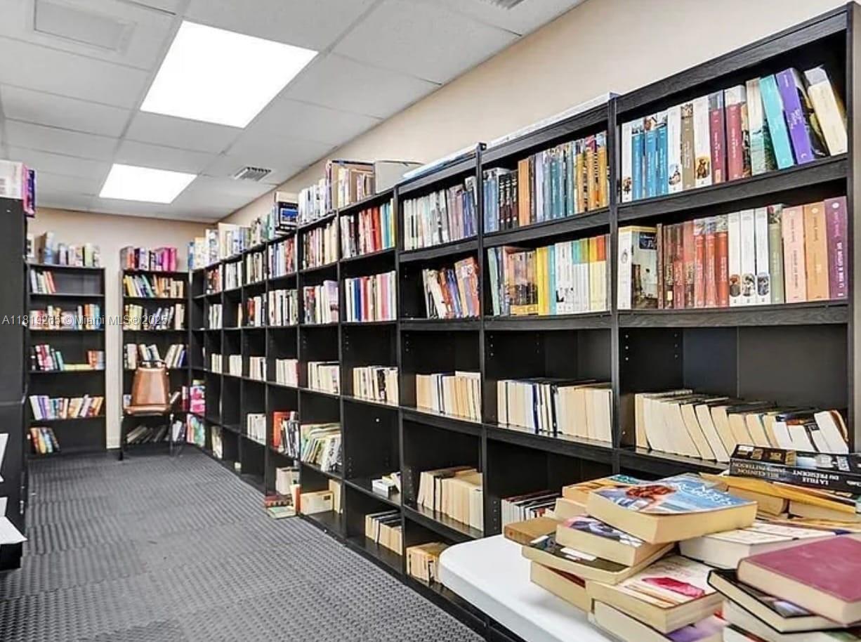 RAVENSWOOD ESTATES & MARI - Residential Lease