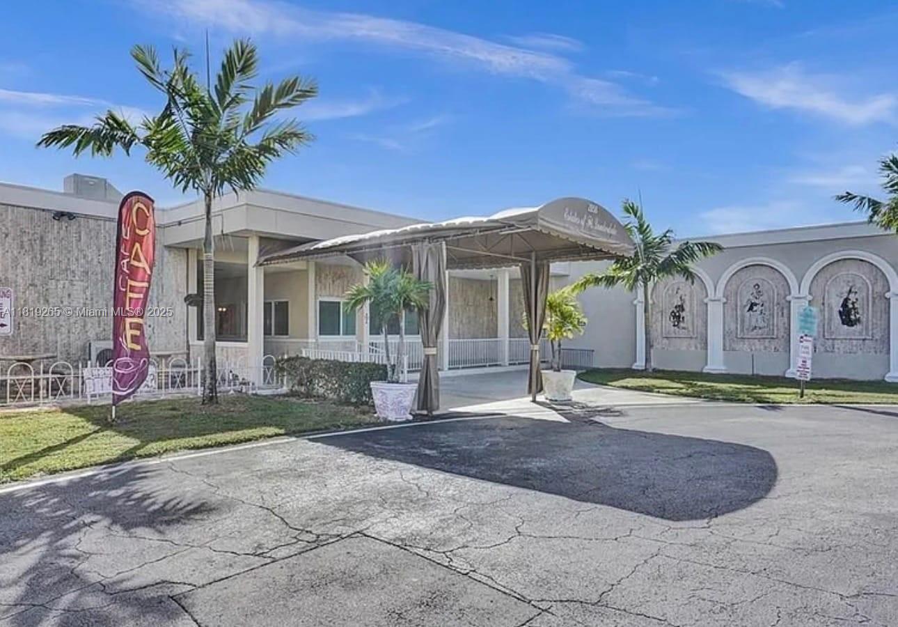 RAVENSWOOD ESTATES & MARI - Residential Lease