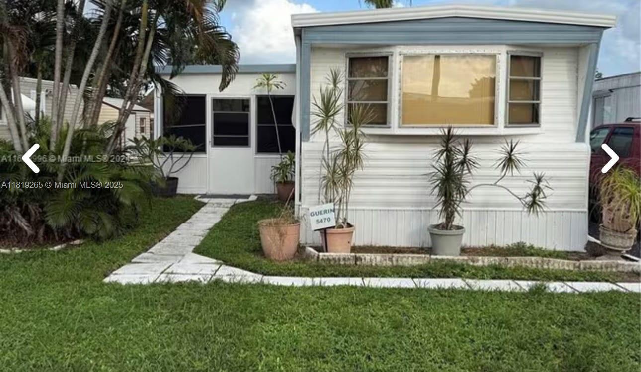 Rental Property at 5470 Sw 25th Way 5470, Dania Beach, Miami-Dade County, Florida - Bedrooms: 1 
Bathrooms: 1  - $1,000 MO.