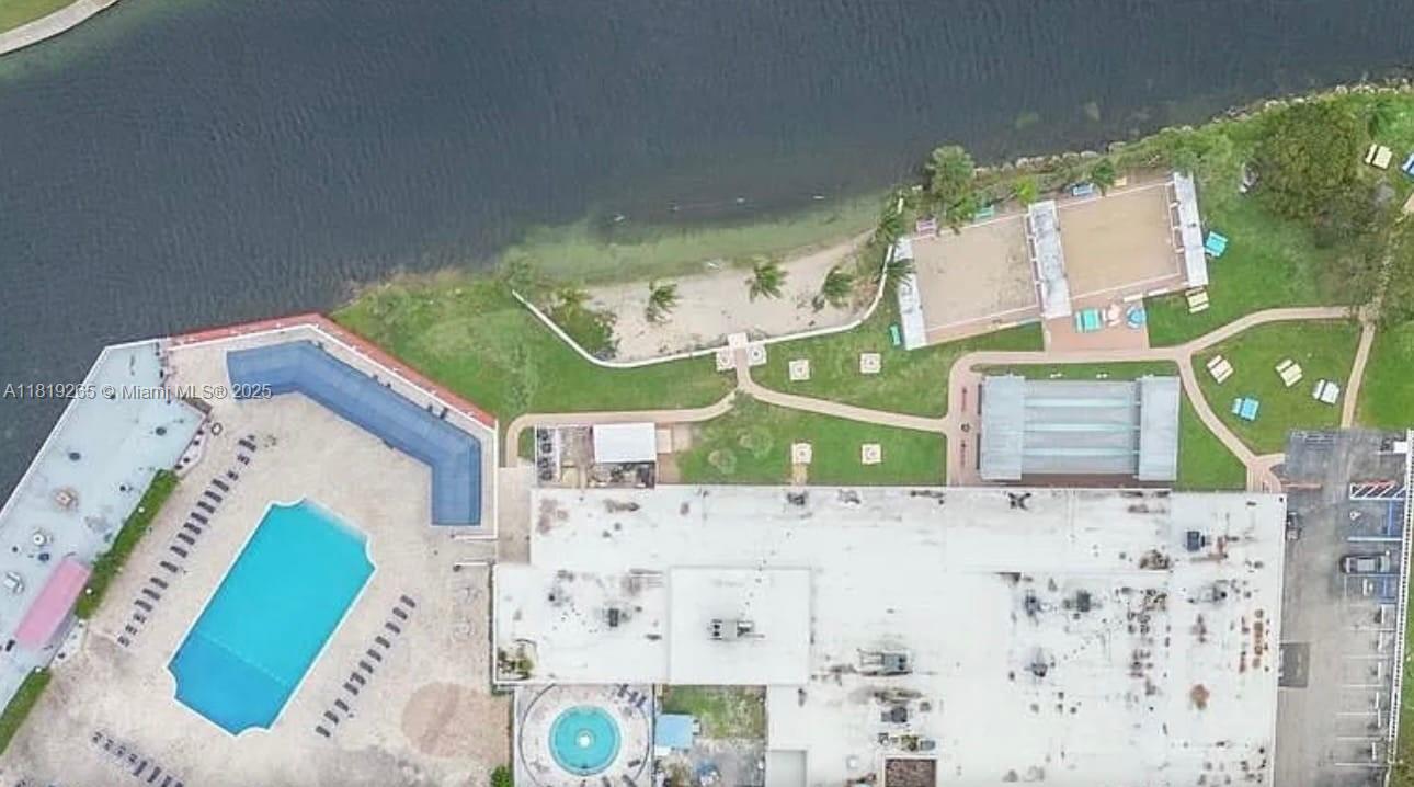 RAVENSWOOD ESTATES & MARI - Residential Lease