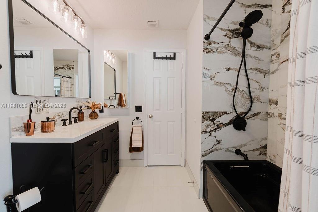 PEMBROKE LAKES SEC 1 - Residential