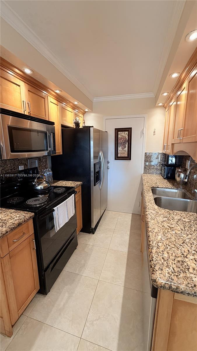 VICTORIA PARK TOWER CONDO - Residential Lease