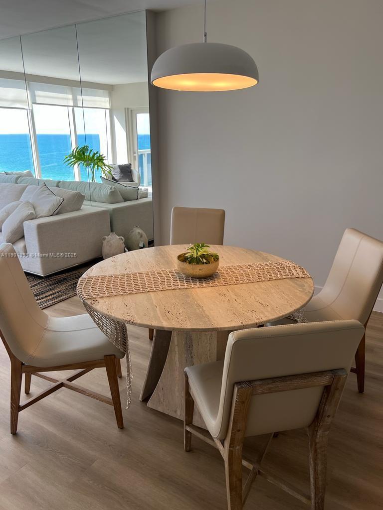 10275 Collins Ave 915