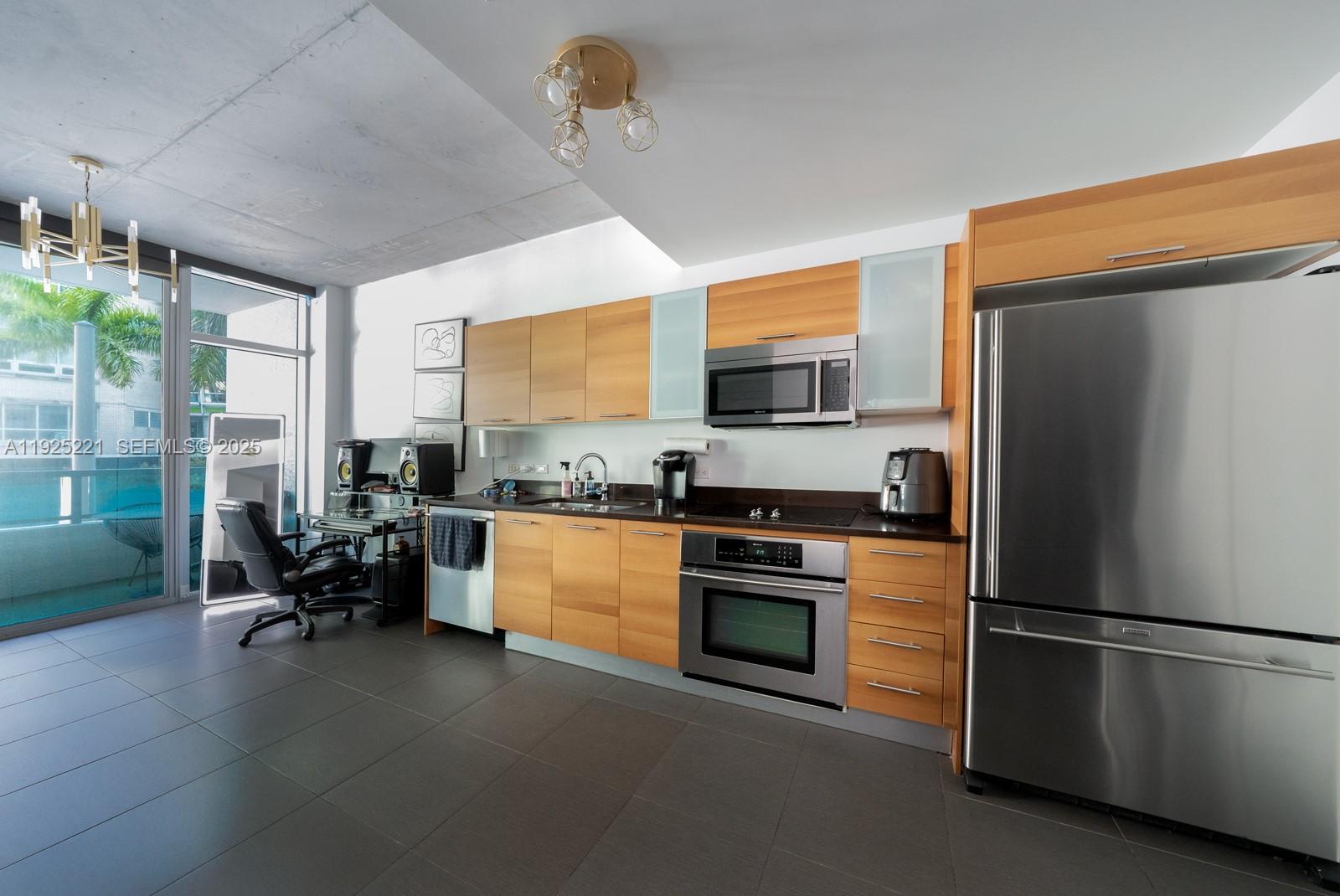 3301 NE 1st Ave M0201