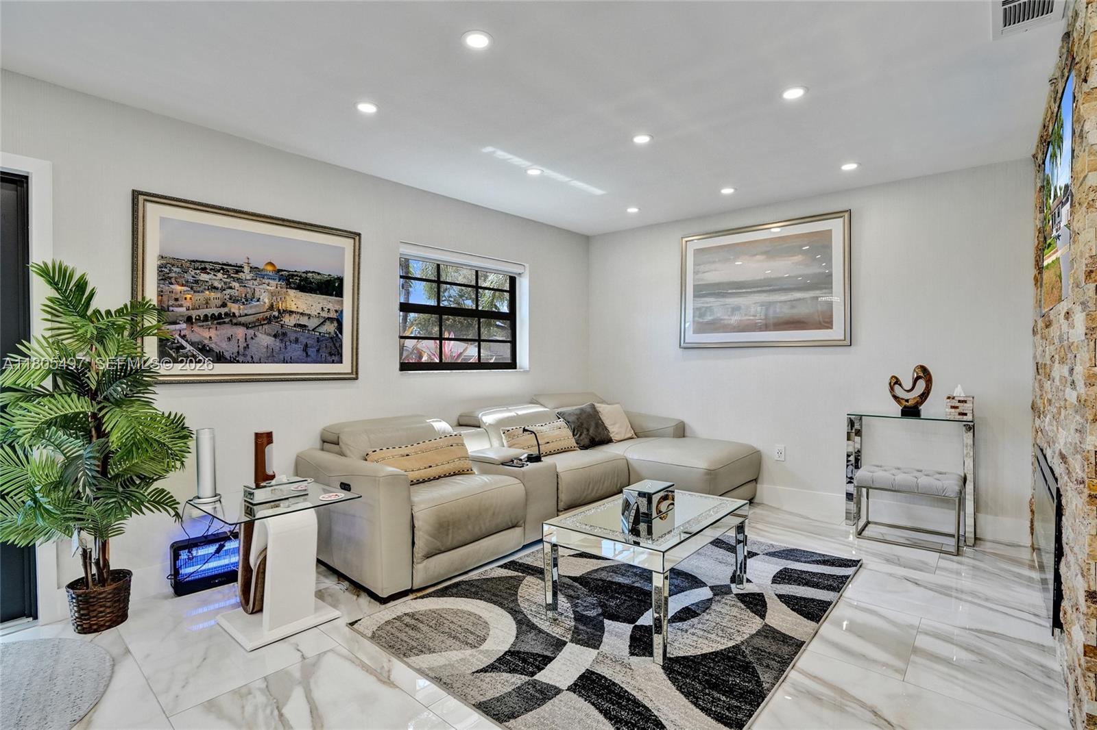 HERITAGE LAKE ESTATES SEC - Residential