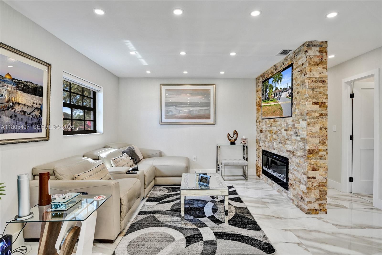 HERITAGE LAKE ESTATES SEC - Residential