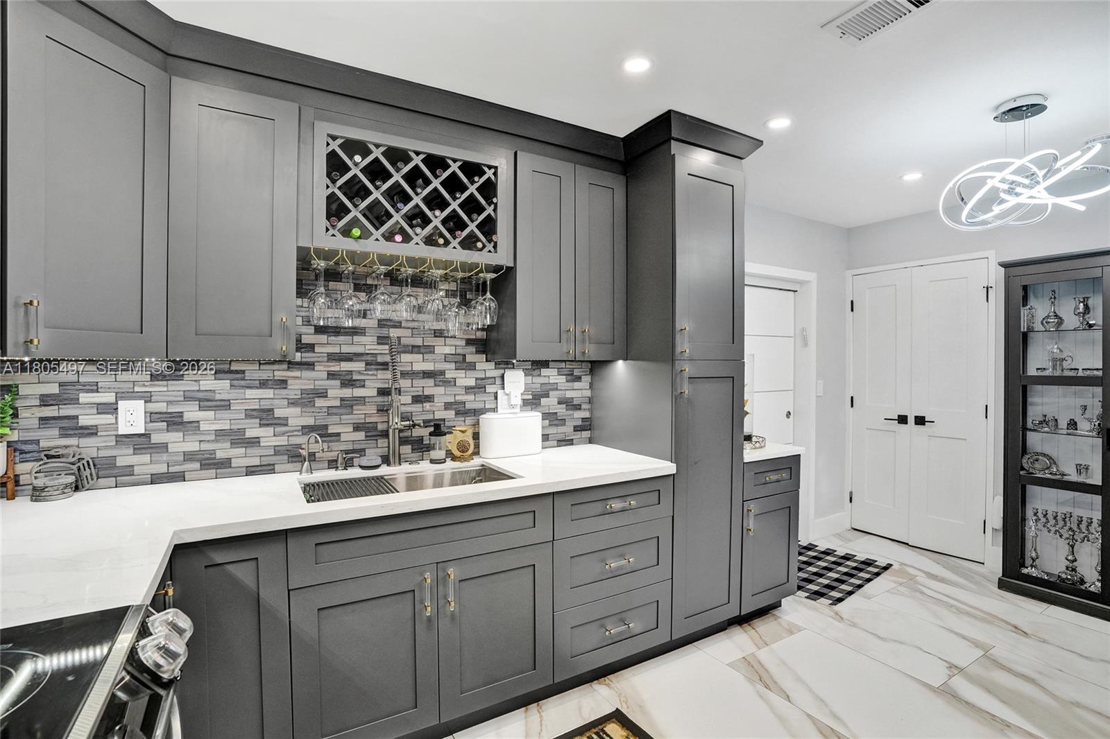 HERITAGE LAKE ESTATES SEC - Residential