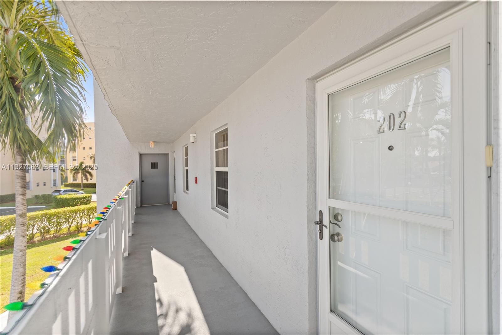 MEADOWBROOK LAKES VIEW - Residential