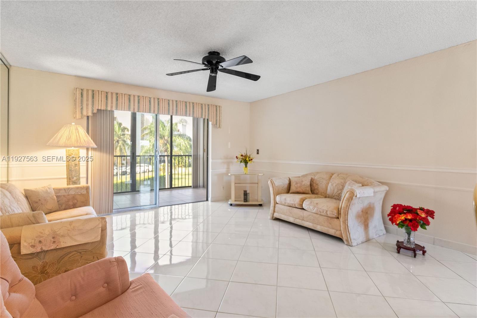 MEADOWBROOK LAKES VIEW - Residential