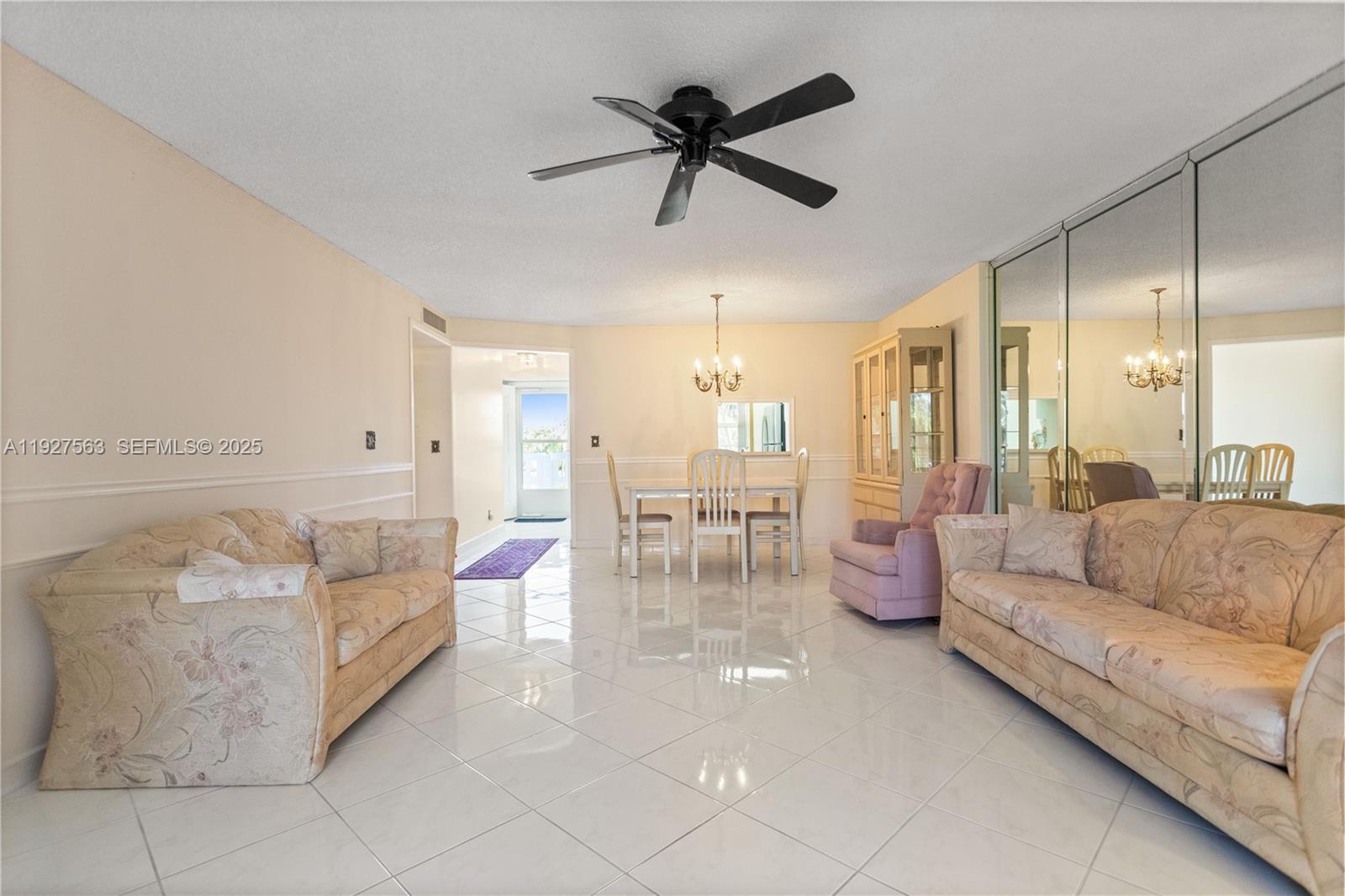 MEADOWBROOK LAKES VIEW - Residential