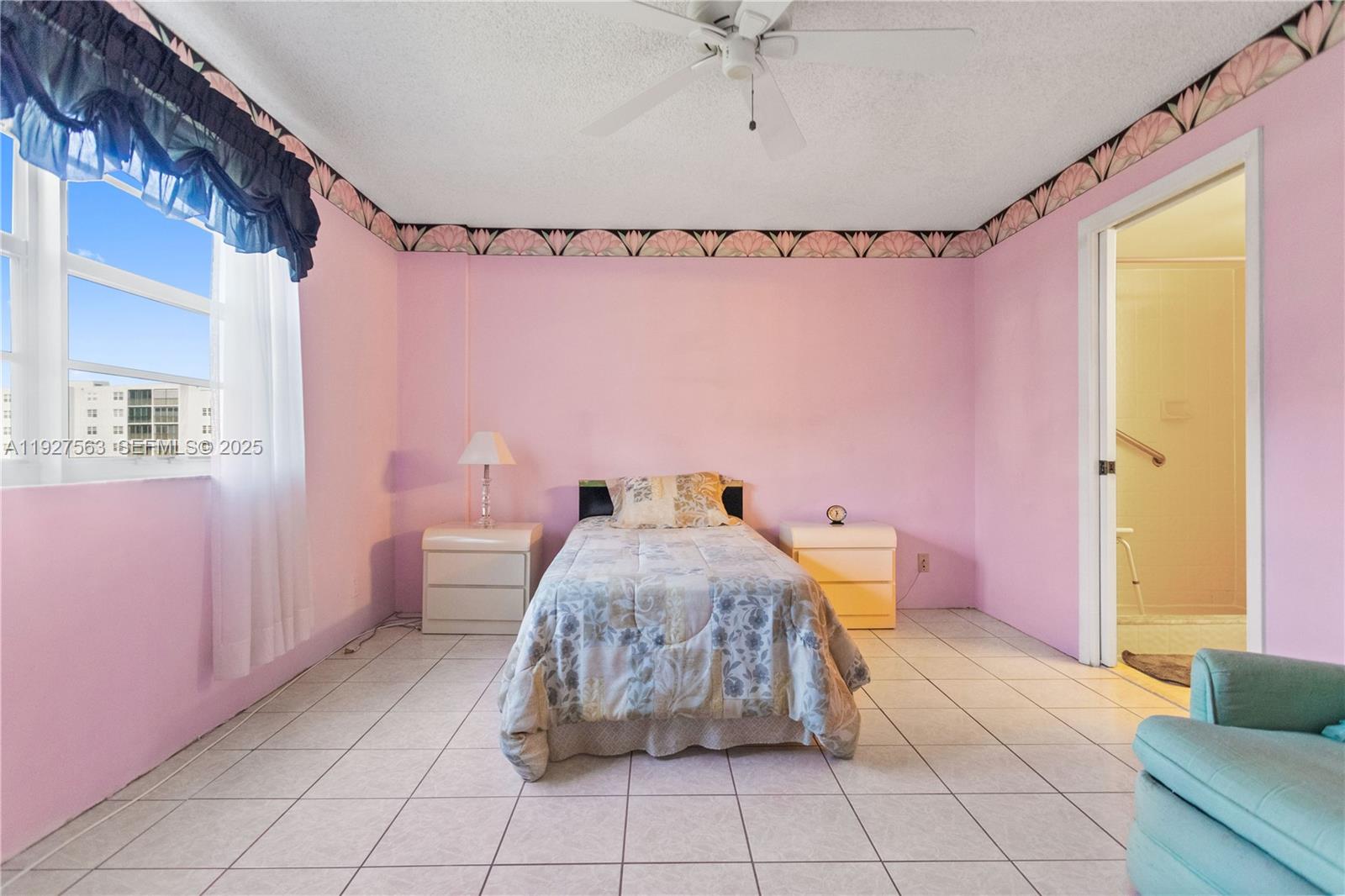 MEADOWBROOK LAKES VIEW - Residential