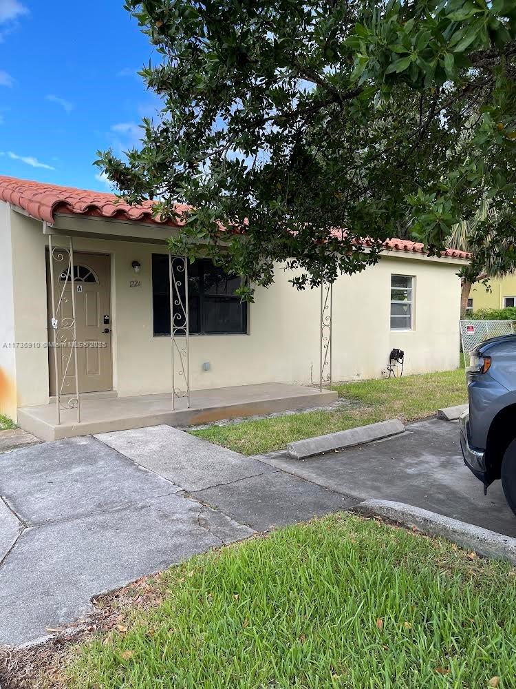 Rental Property at 1224 Nw 3rd Ave 1, Fort Lauderdale, Broward County, Florida - Bedrooms: 3 
Bathrooms: 1  - $2,800 MO.