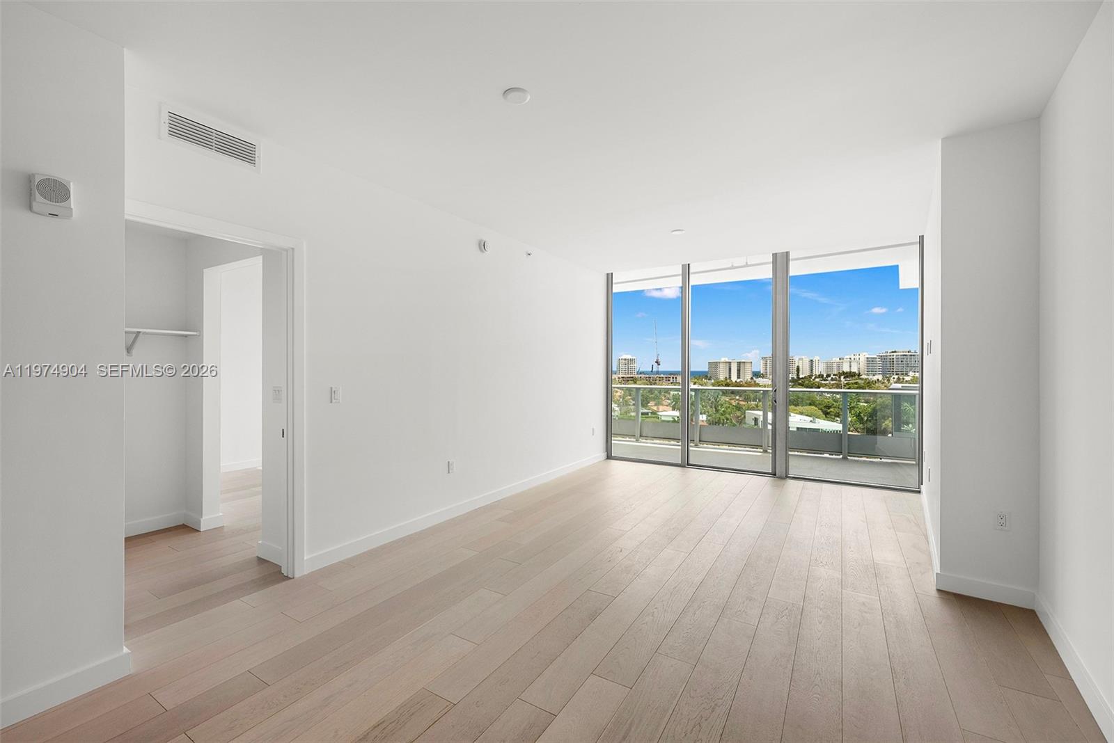 LA BAHIA - Residential