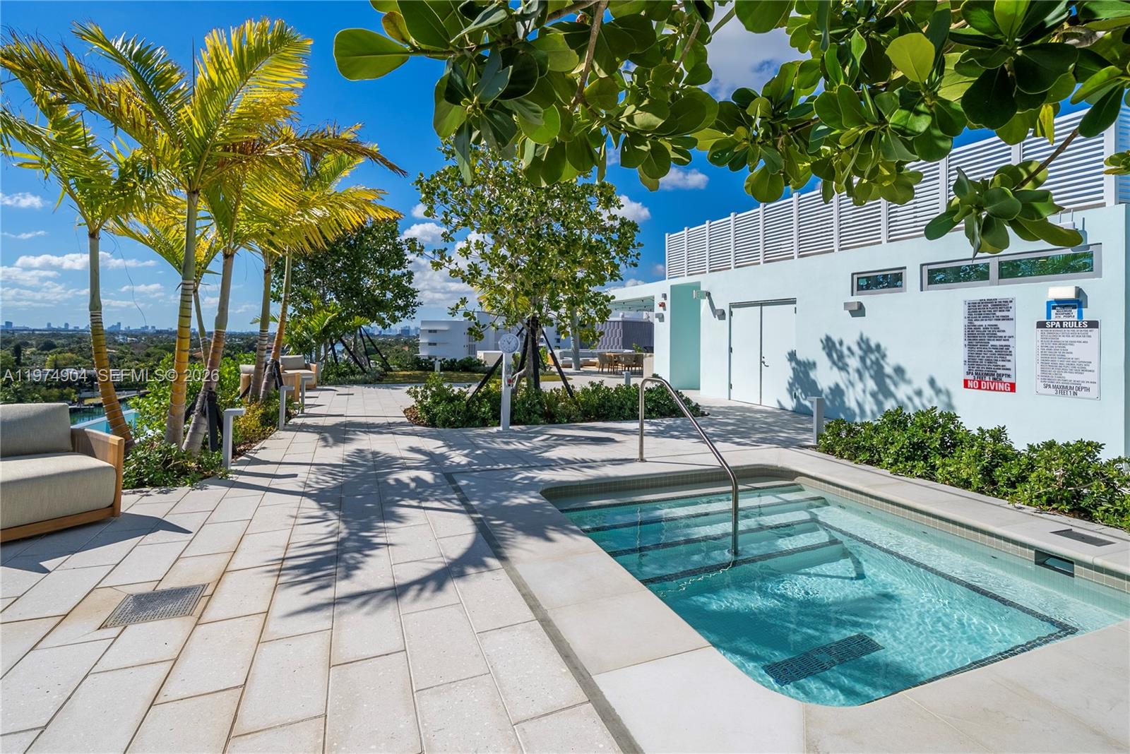 LA BAHIA - Residential