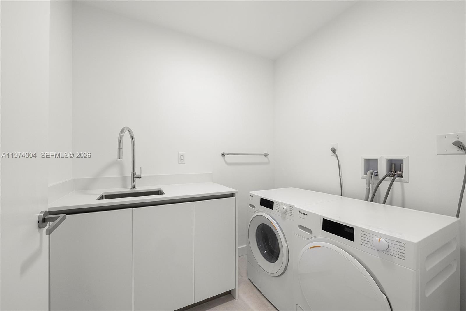 LA BAHIA - Residential