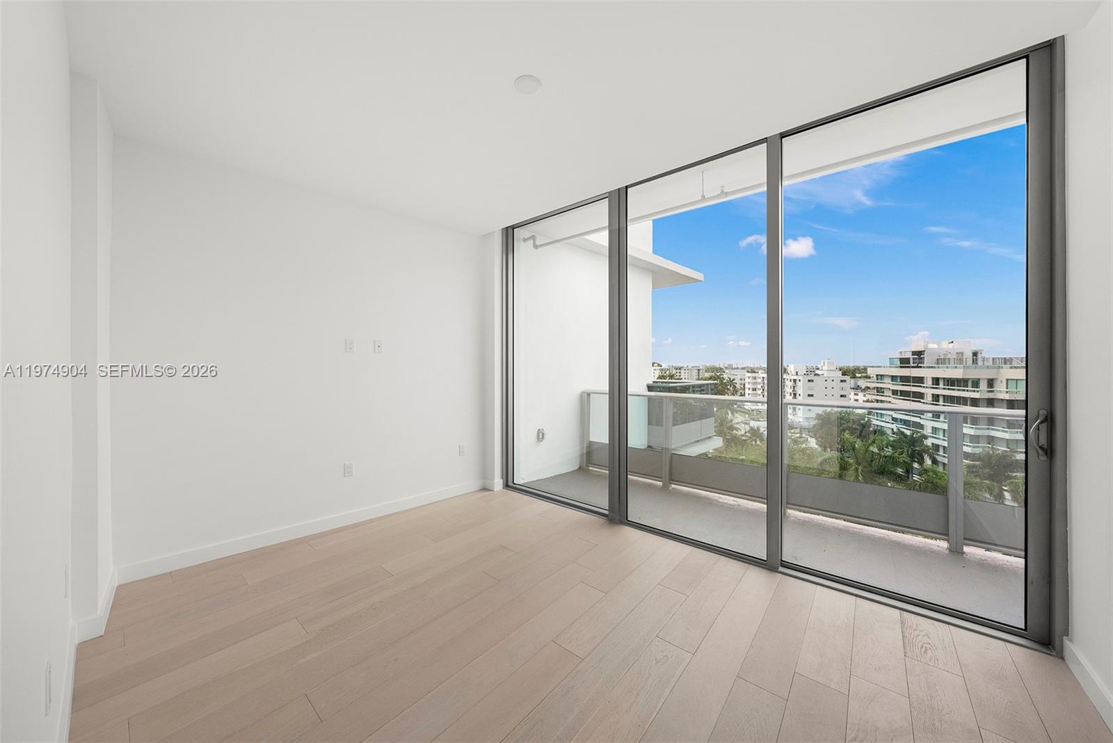 LA BAHIA - Residential