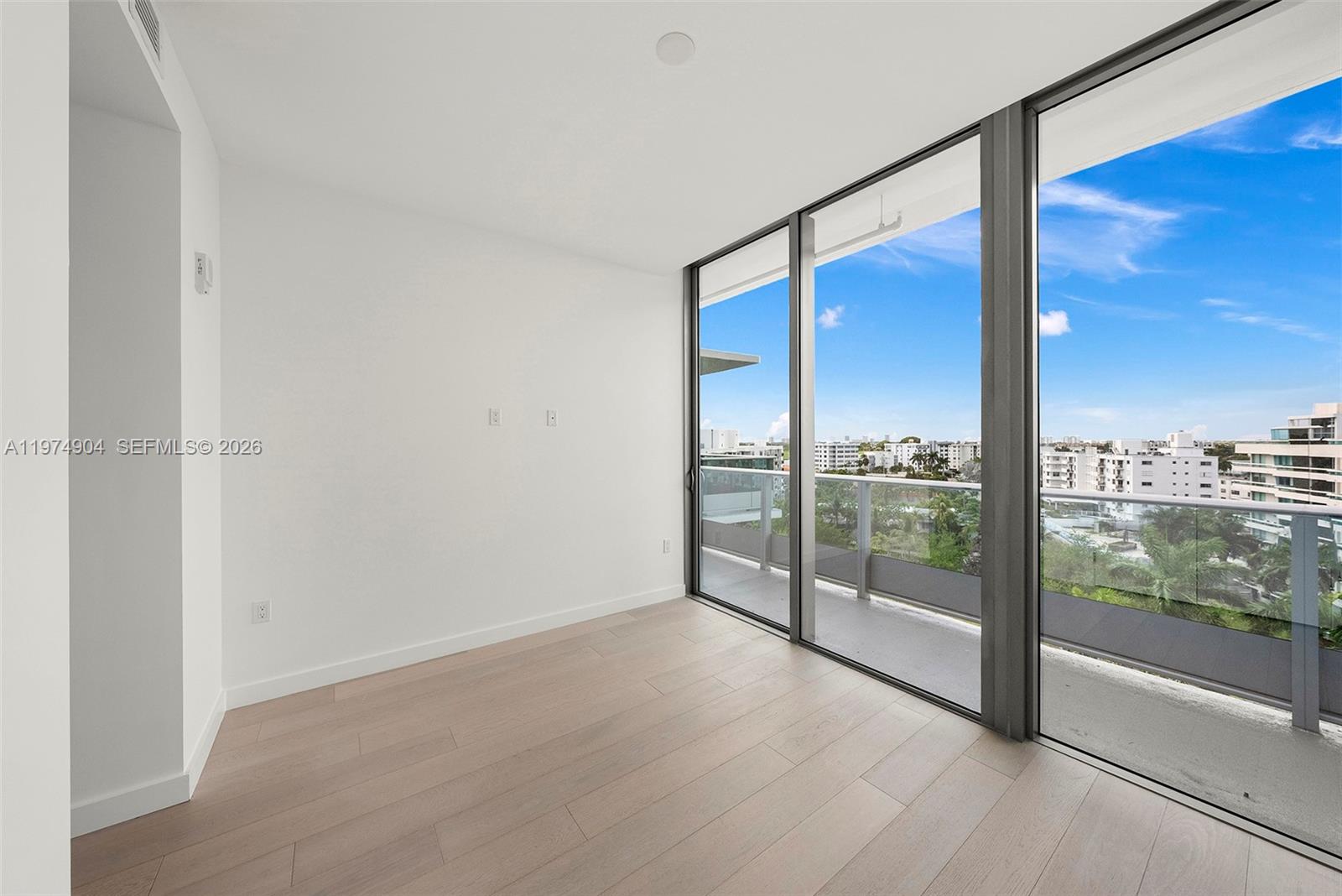 LA BAHIA - Residential