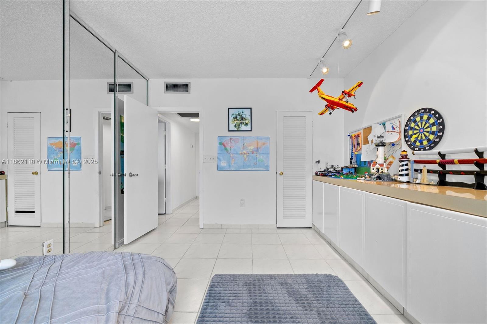 ARLEN HOUSE CONDO - Residential