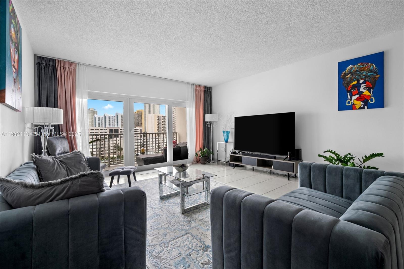 300 Bayview Dr 807