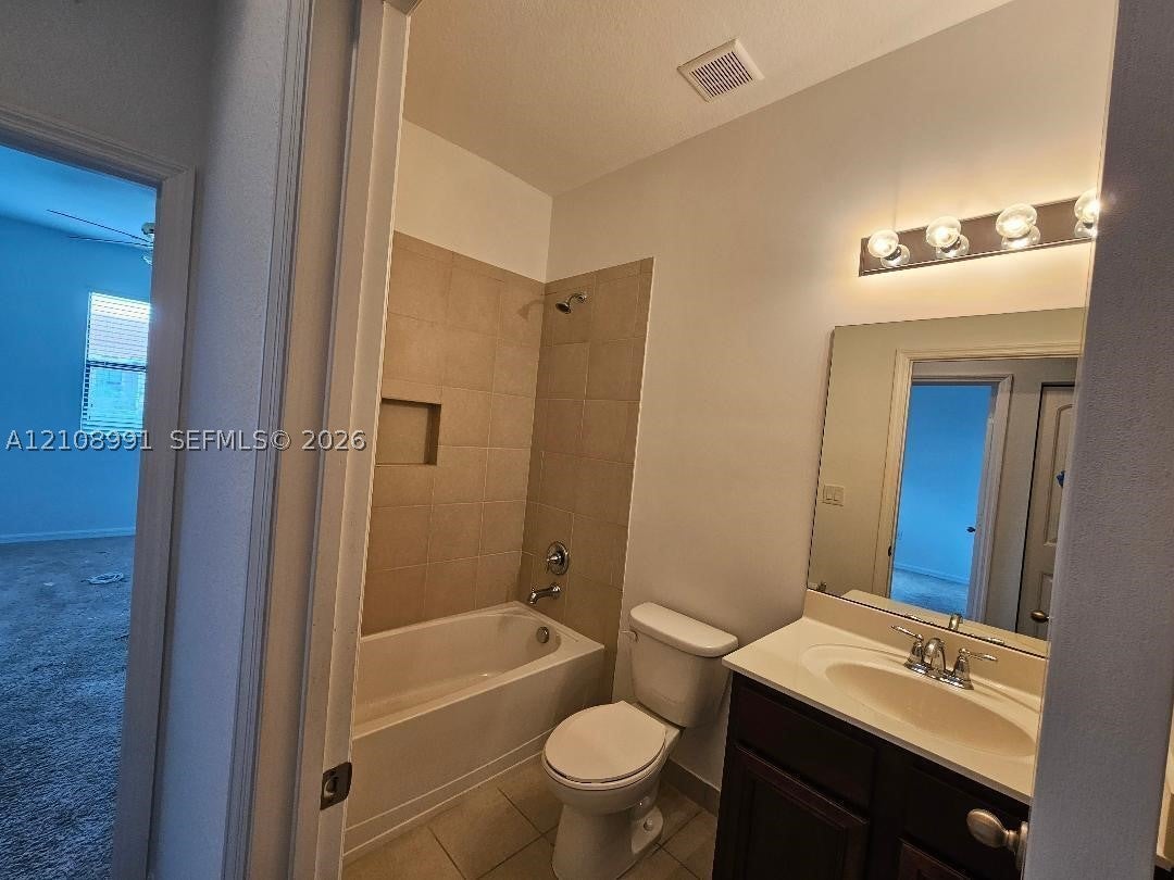 1088 NW 33rd Ct