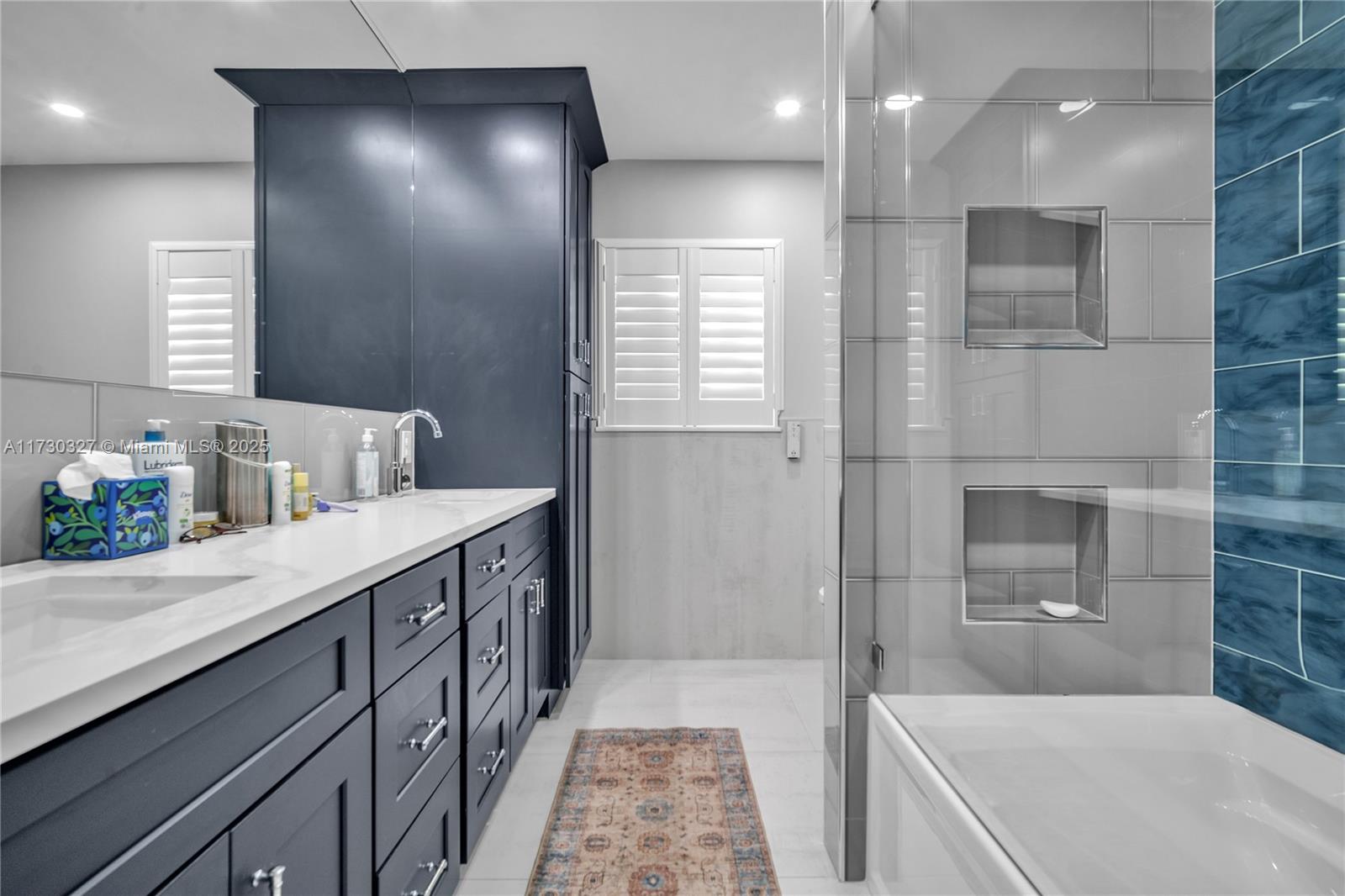 RESUBDIVISION OF 9/10-37- - Residential