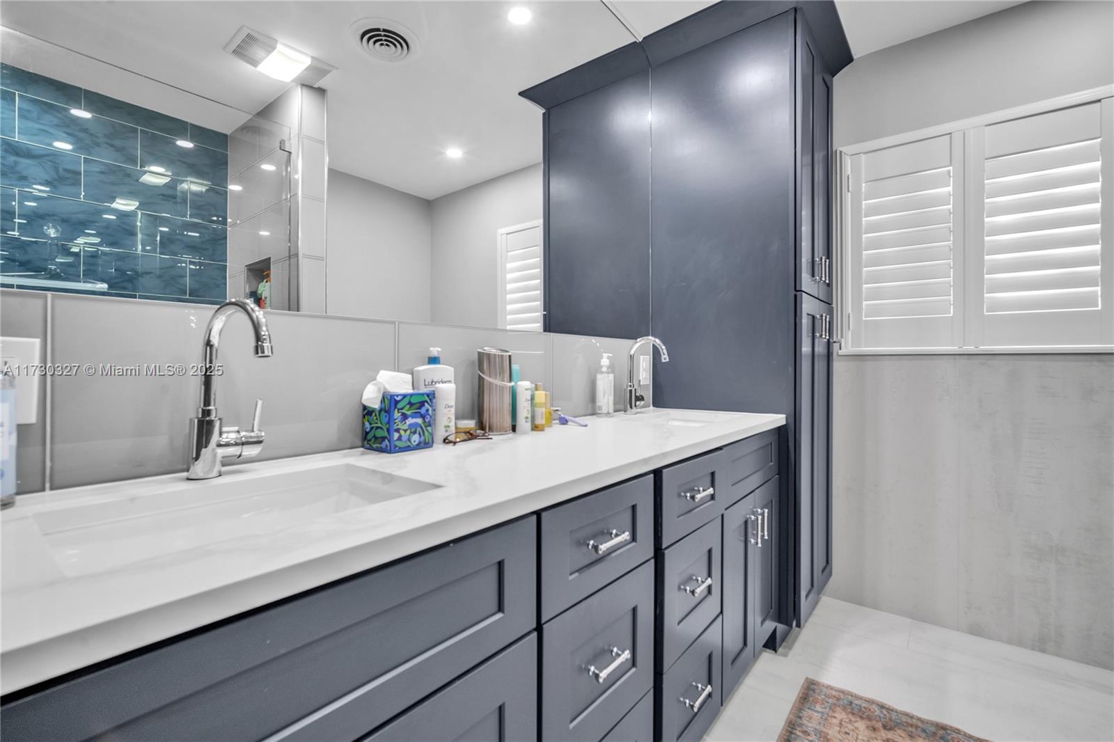 RESUBDIVISION OF 9/10-37- - Residential
