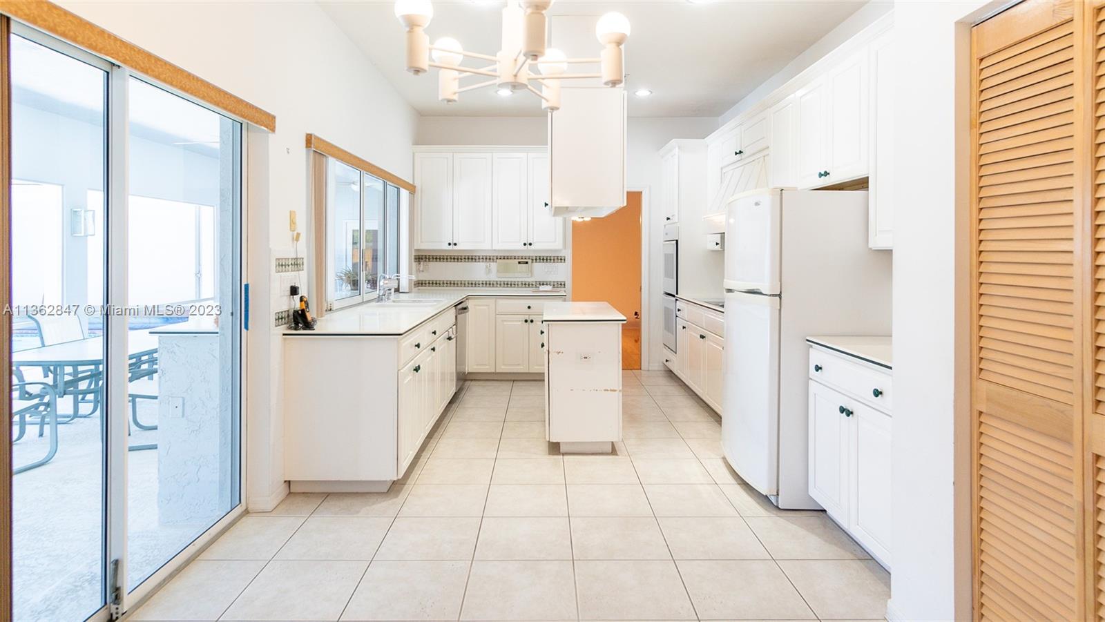 PINE NEEDLE MANORS - Residential