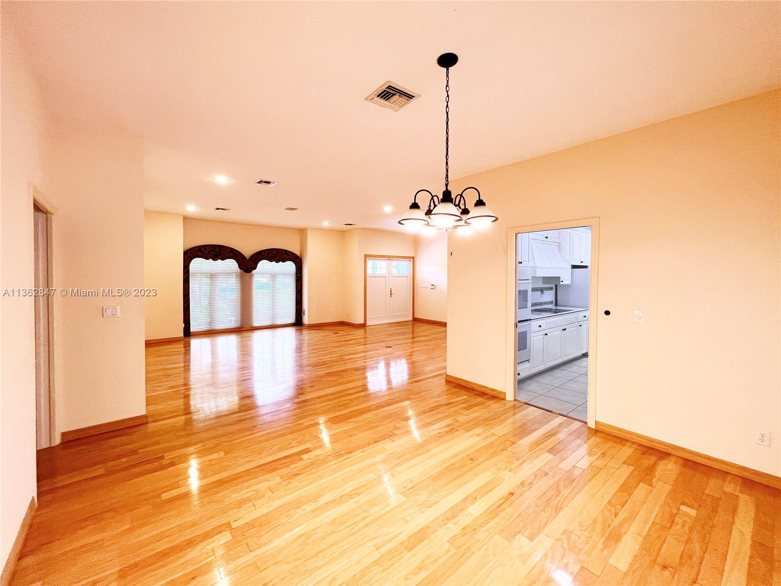 PINE NEEDLE MANORS - Residential