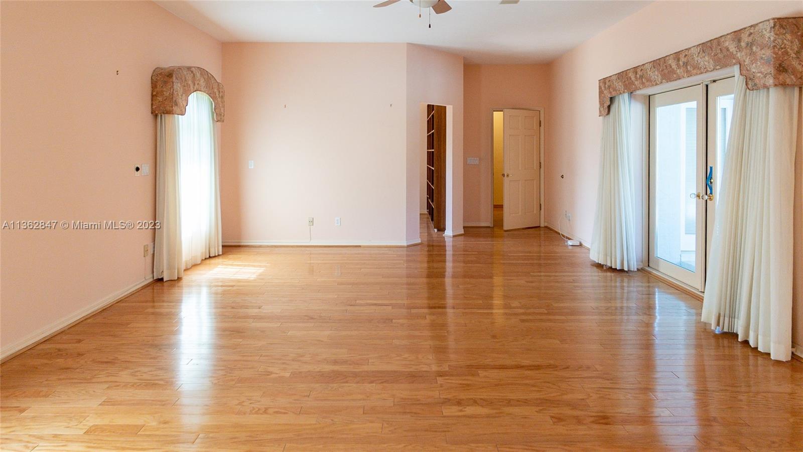 PINE NEEDLE MANORS - Residential