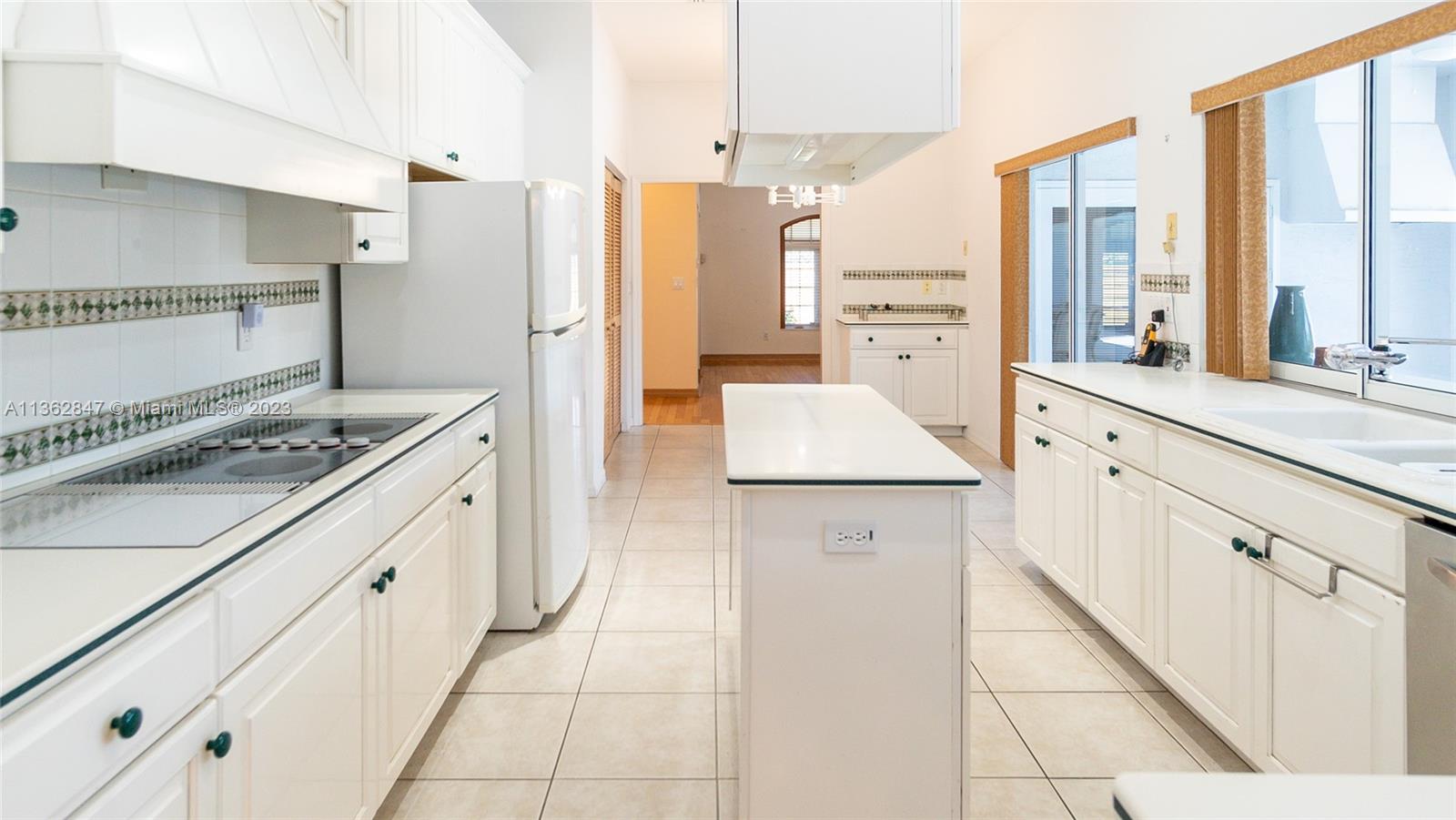 PINE NEEDLE MANORS - Residential