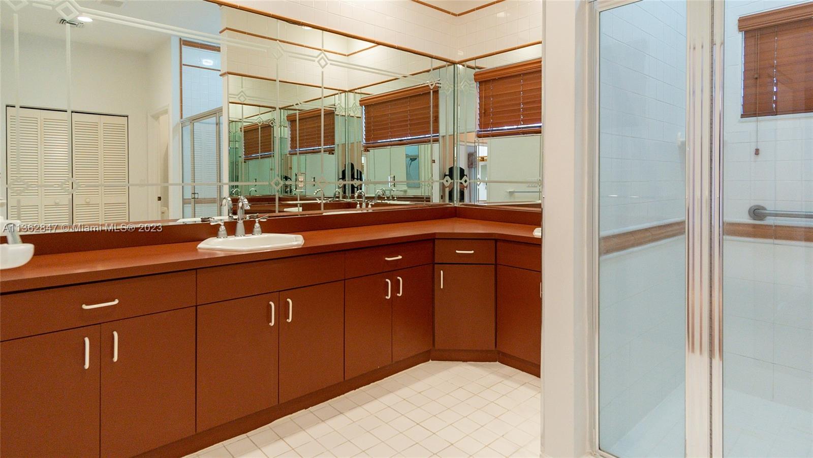 PINE NEEDLE MANORS - Residential