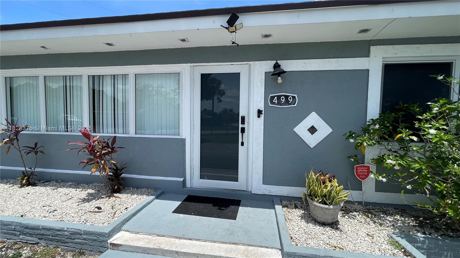 499 W Melrose Cir