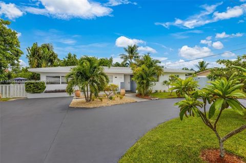 Photo of 1320 NE 27th Ave, Pompano Beach, FL 33062 (MLS # A11887884)
