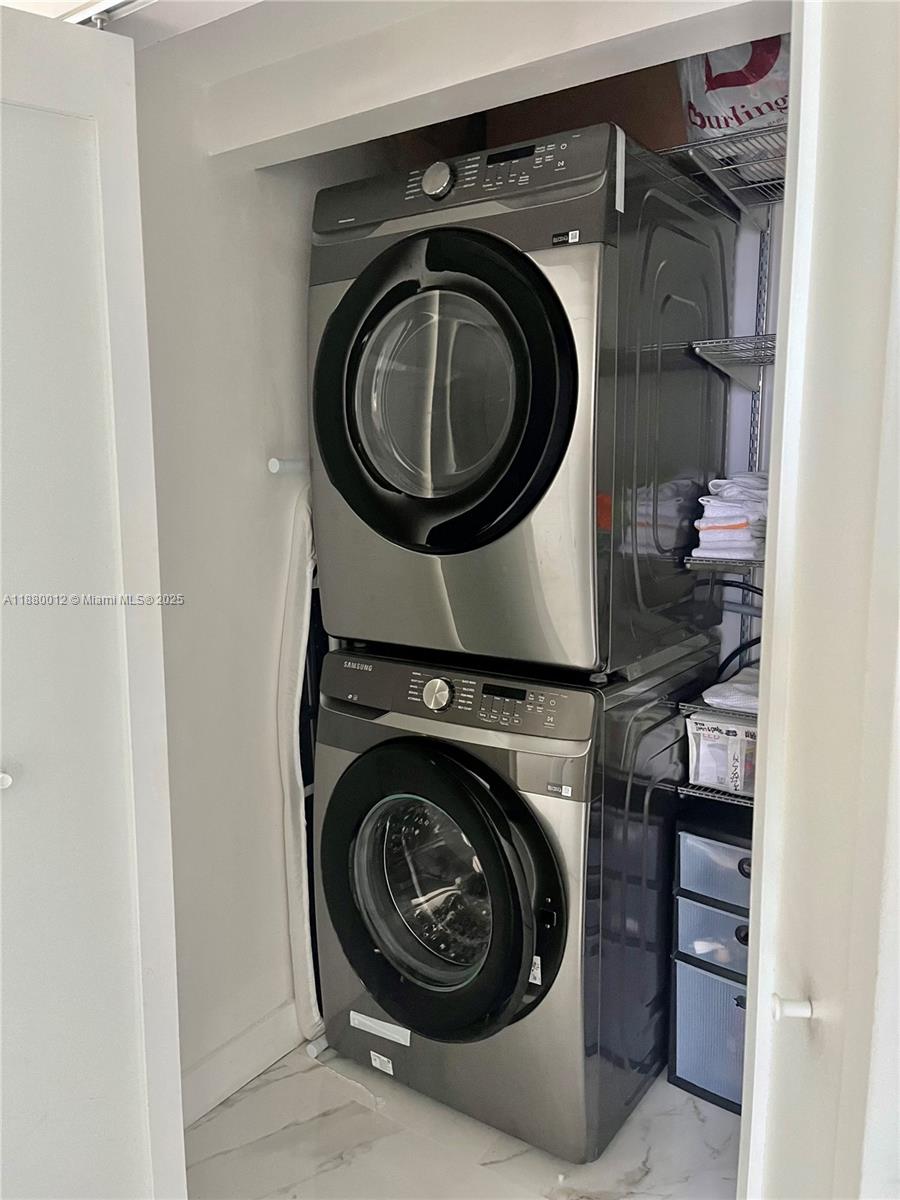 THE WAVERLY AT SOUTH BEAC - Residential Lease