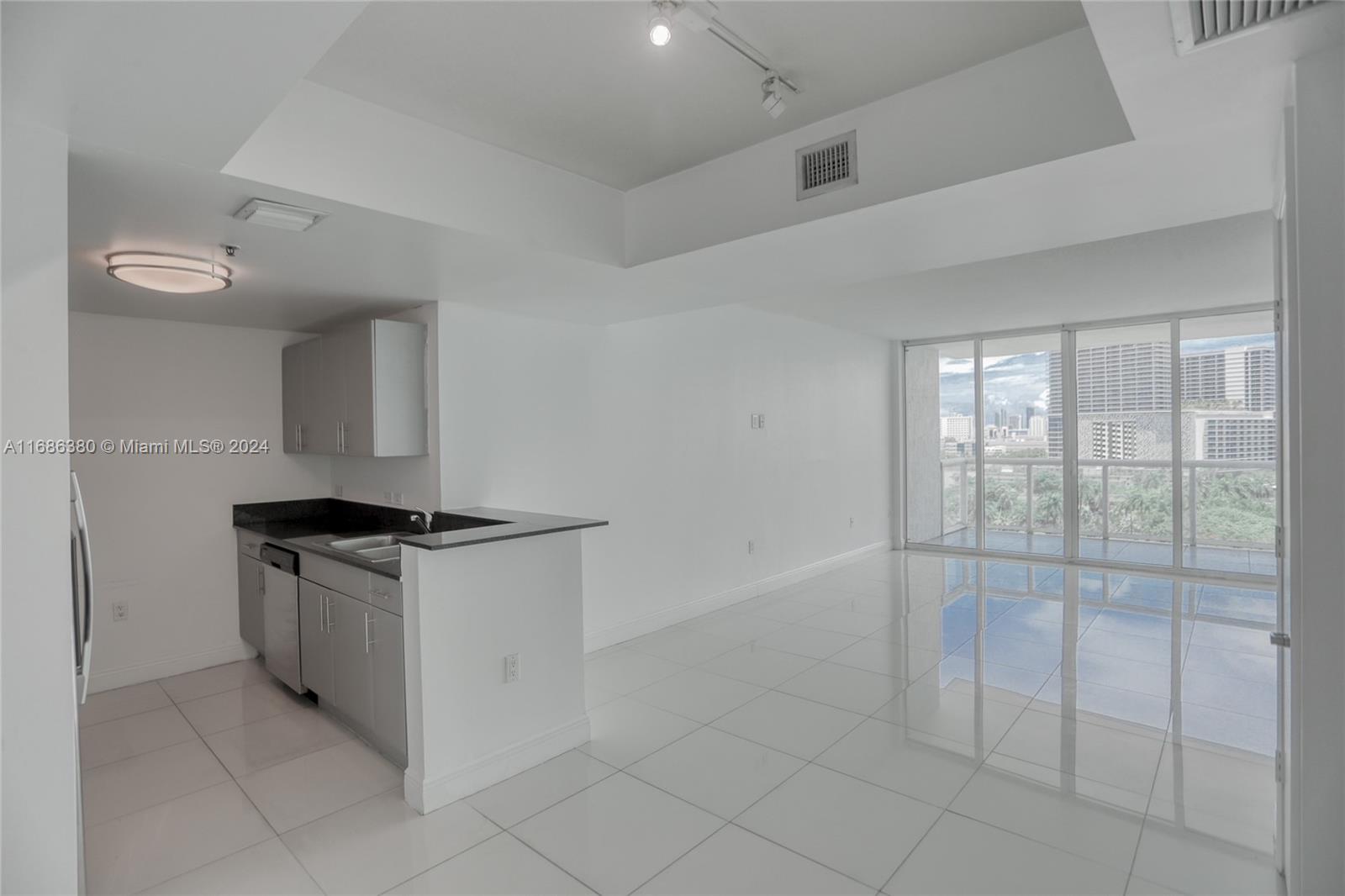 TERRAZAS RIVERPARK VILLAG - Residential Lease