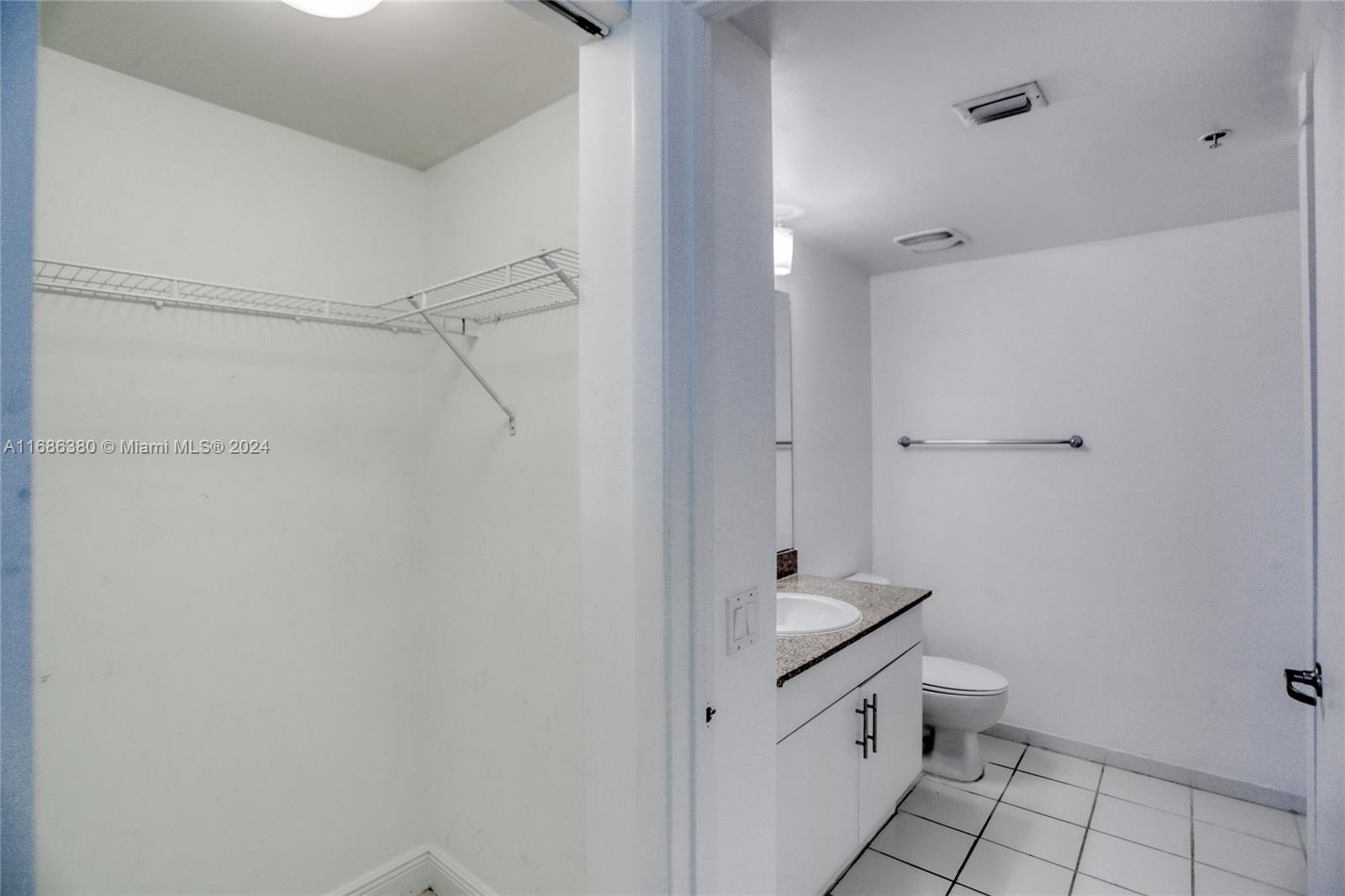 TERRAZAS RIVERPARK VILLAG - Residential Lease